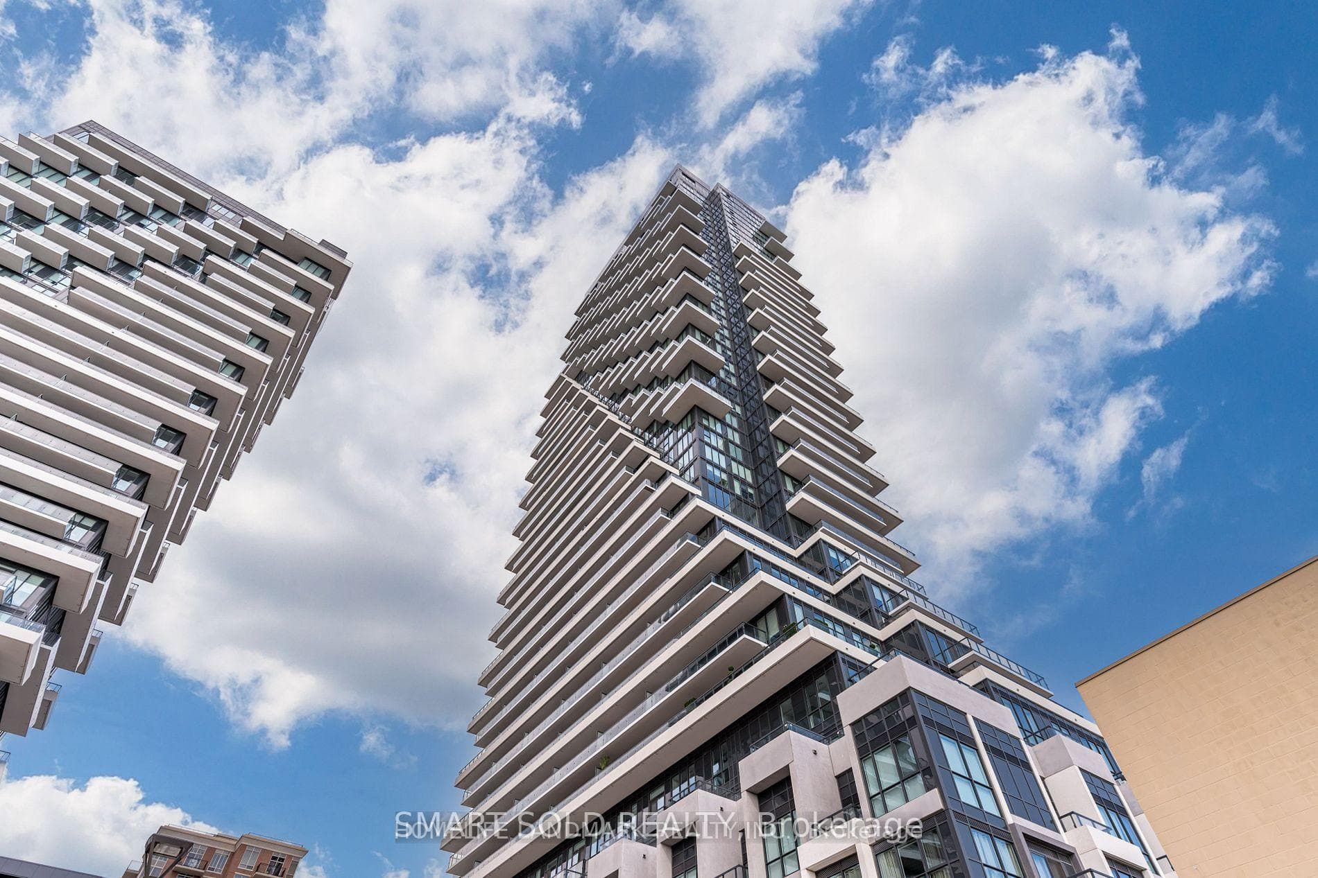 30 Inn On The Park Drive Unit 3011, Don Mills / Parkwoods / Victoria Village, ON M3C 0P8 - Photo 1