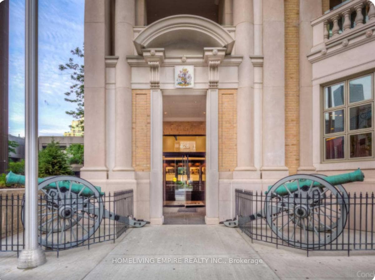 426 University Avenue Unit 2703, Downtown Toronto / Waterfront, ON M5G 1S9 - Photo 1