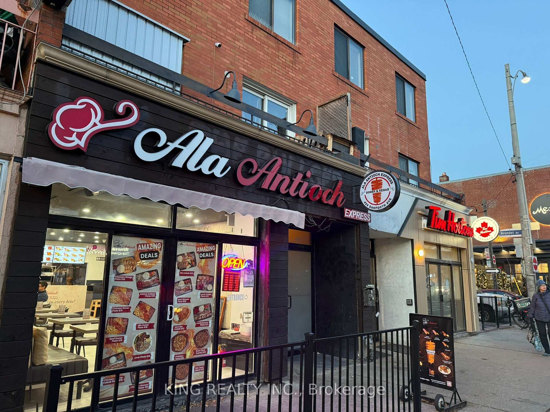 424 Danforth Avenue, Danforth / East York, ON M4K 1P3 - Photo 1