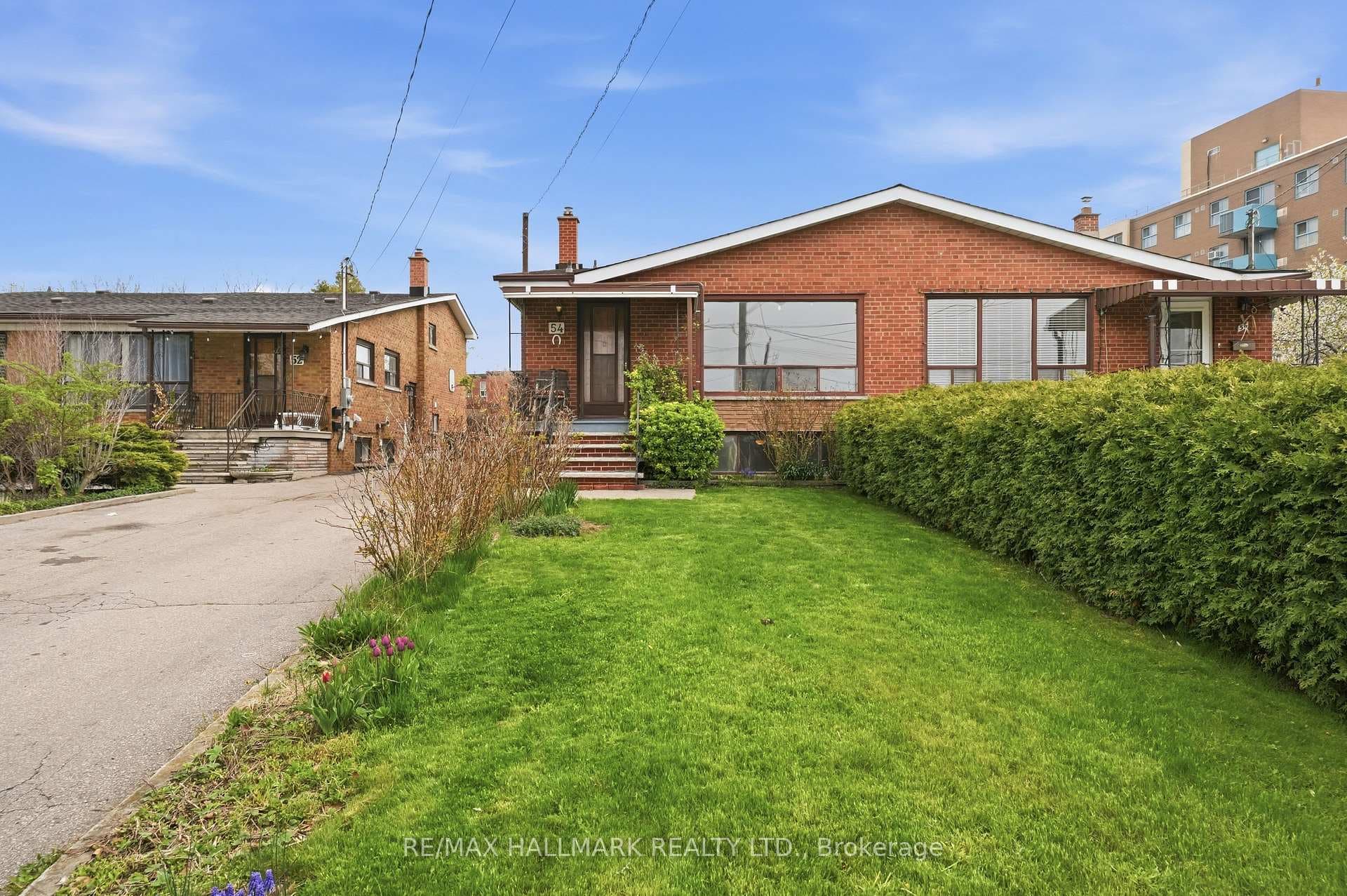 54 Gotham Court, York / Weston, ON M6M 2N8 - Photo 1