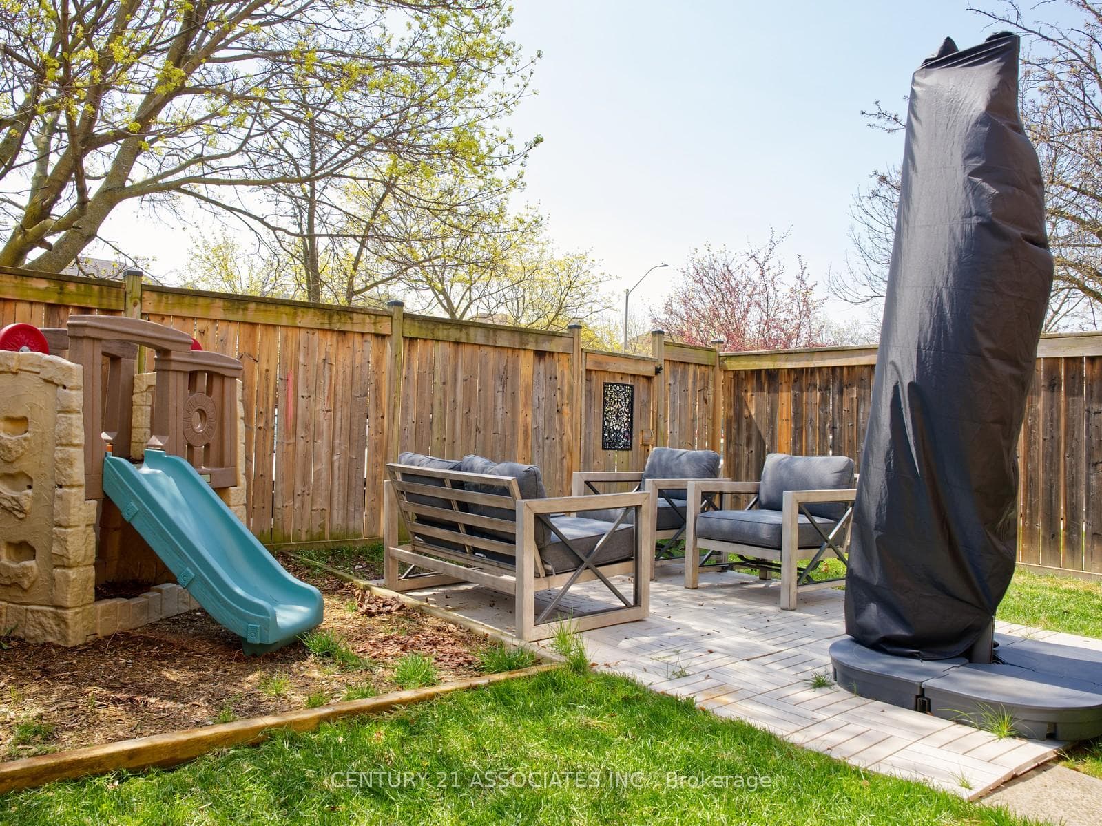 77 THORNLODGE Drive, Hamilton