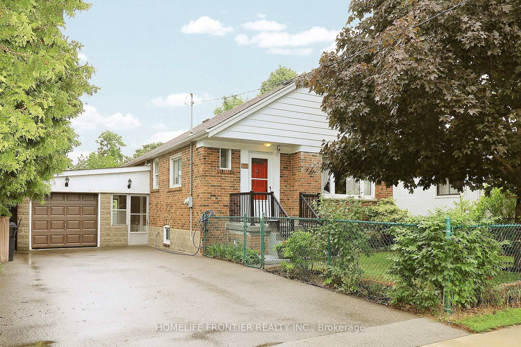 32 Coules Court, Liberty Village / Parkdale / South Parkdale, ON M8W 2N9 - Photo 1