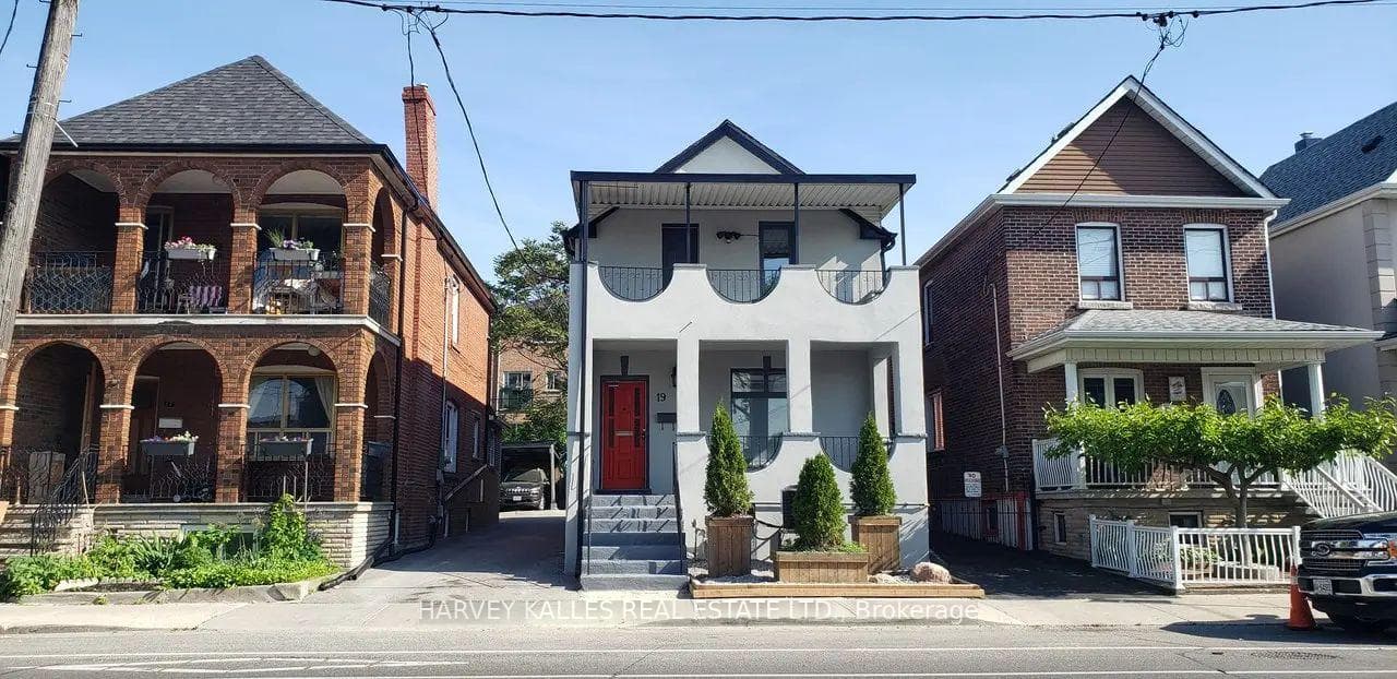 19 Rogers Road Unit Main, Forest Hill / Deer Park, ON M6E 1N5 - Photo 1