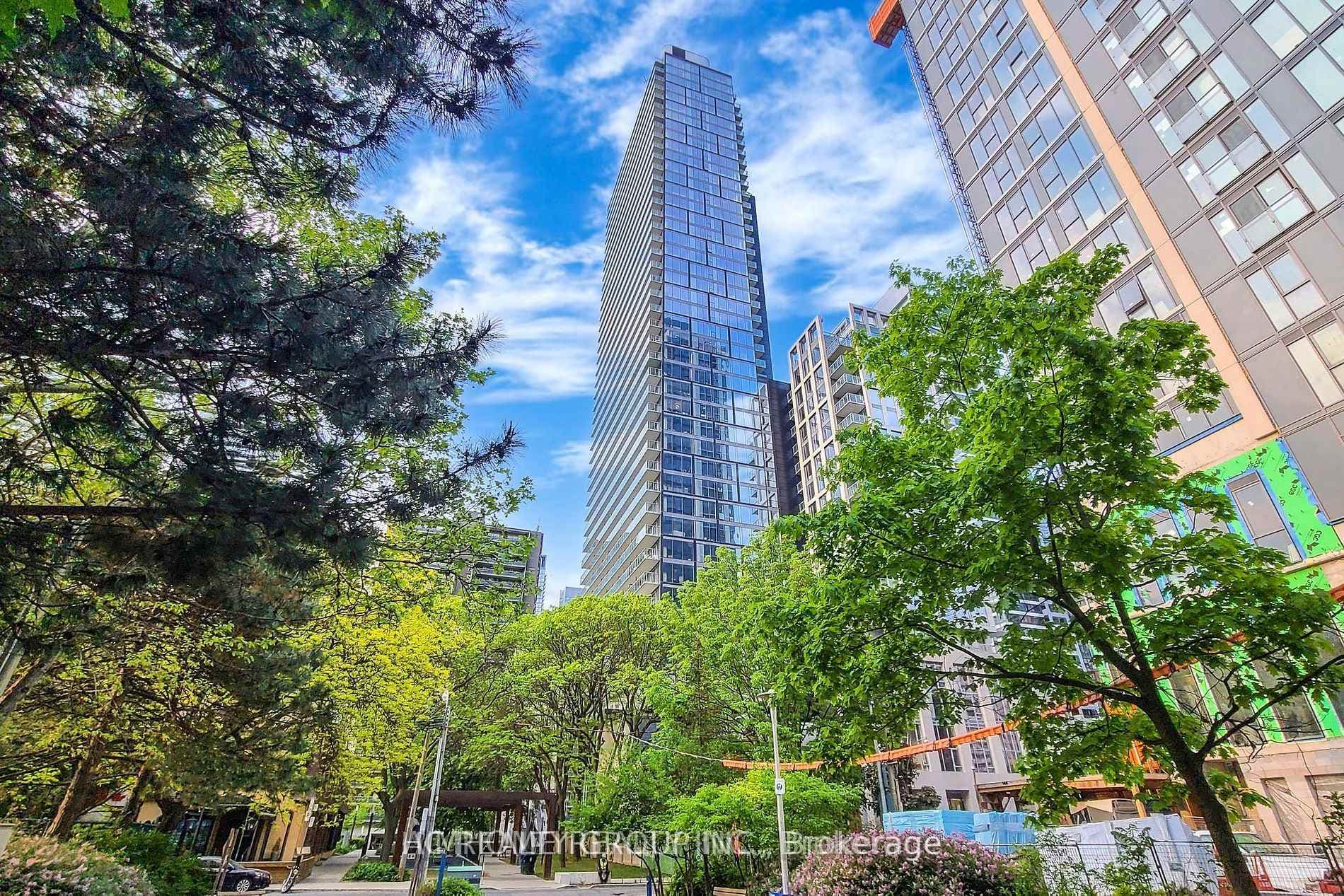 1 Gloucester Street Unit 1816, Regent Park / Cabbagetown / St. James Town, ON M4Y 1L8 - Photo 1