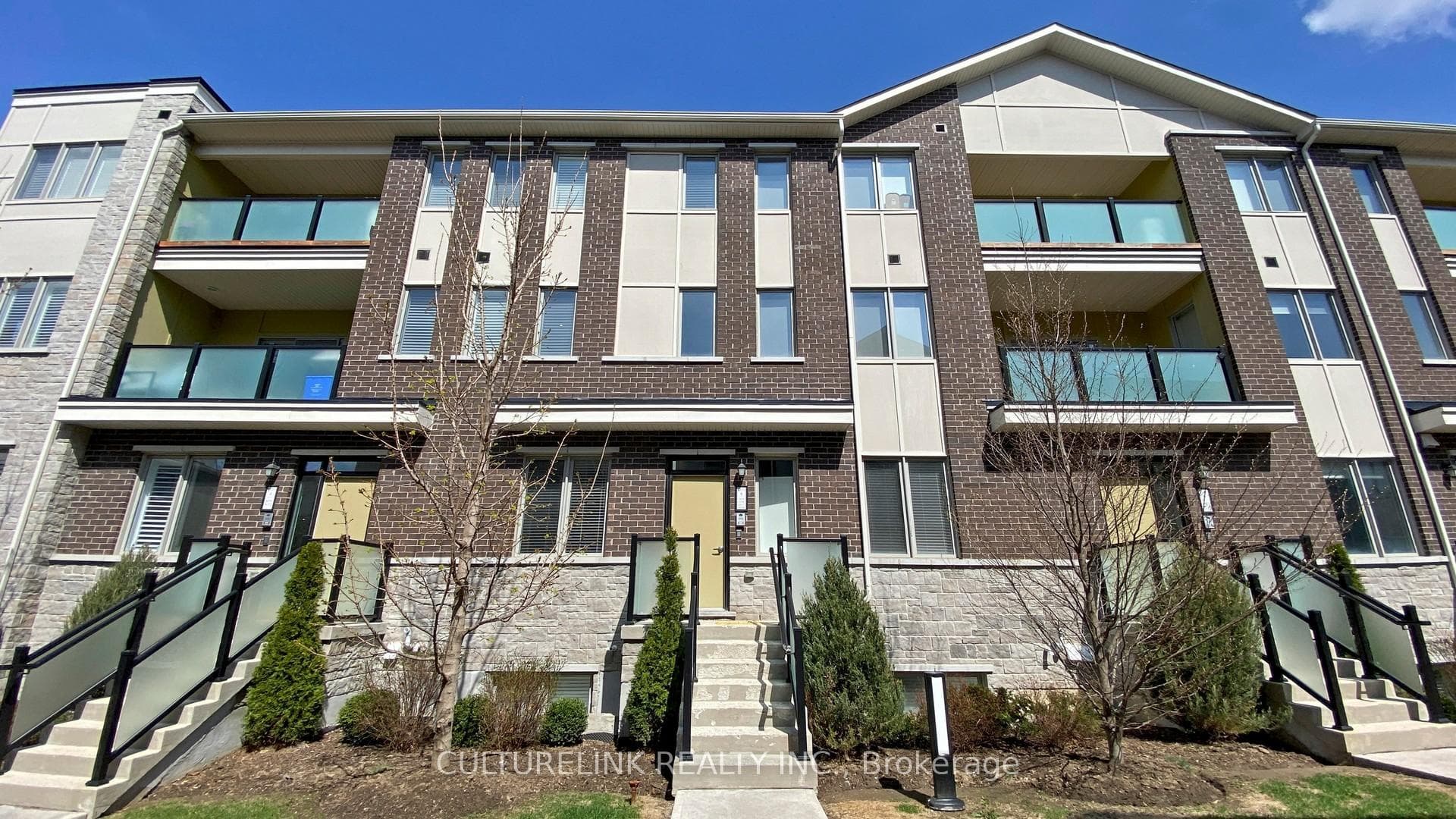 1148 Dragonfly Avenue Unit 605, Pickering, ON L1X 0H5 - Photo 1