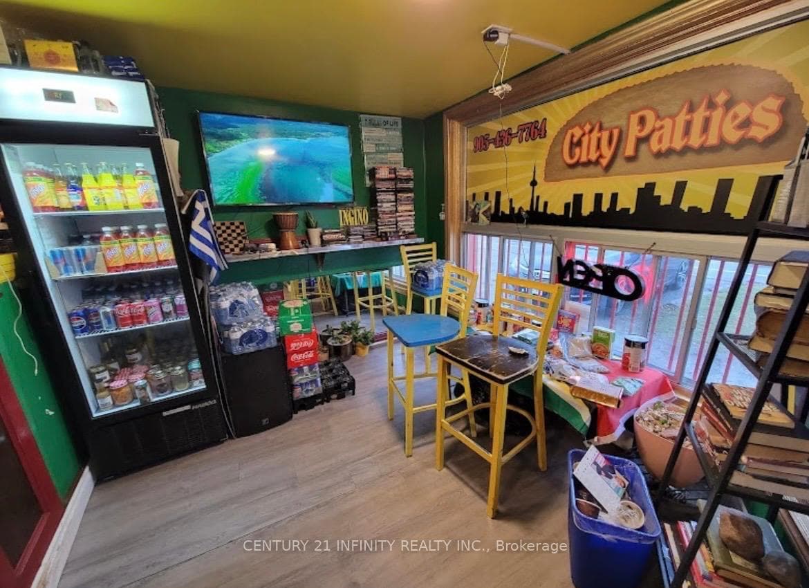 5 John Street, Oshawa, ON L1H 1W8 - Photo 1