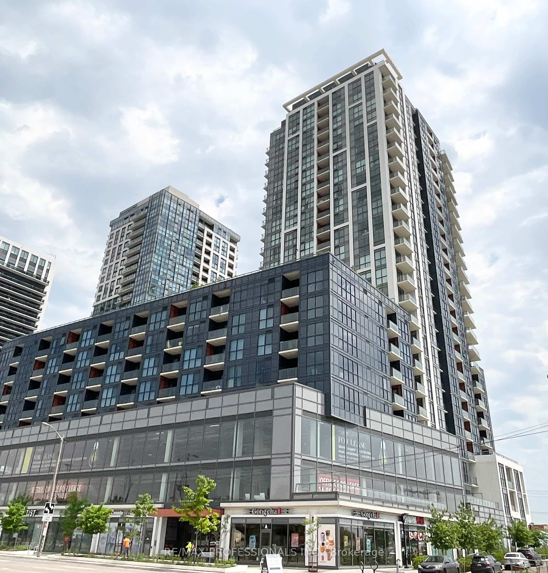 50 Thomas Riley Road Unit 811, Etobicoke (Islington / Rexdale), ON M9B 0C3 - Photo 1