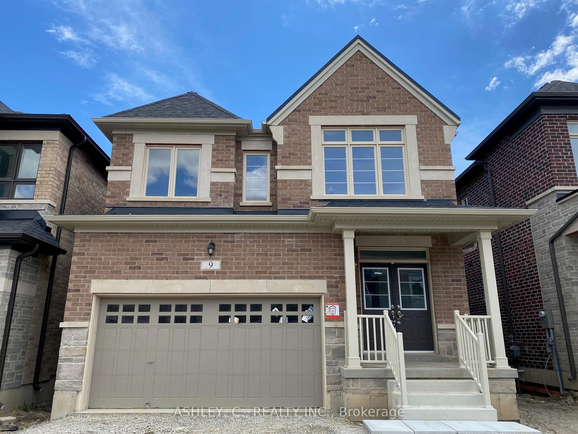9 Gladmary Drive, Brampton, ON L6Y 6K9 - Photo 1