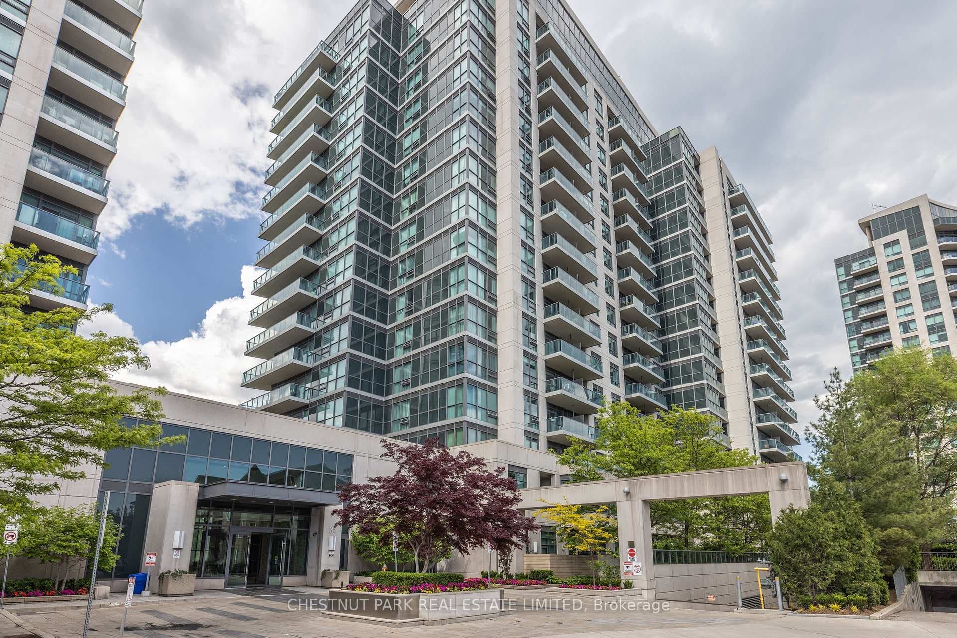 35 Brian Peck Crescent Unit 306, Flemingdon Park / Don Mills, ON M4G 0A5 - Photo 1