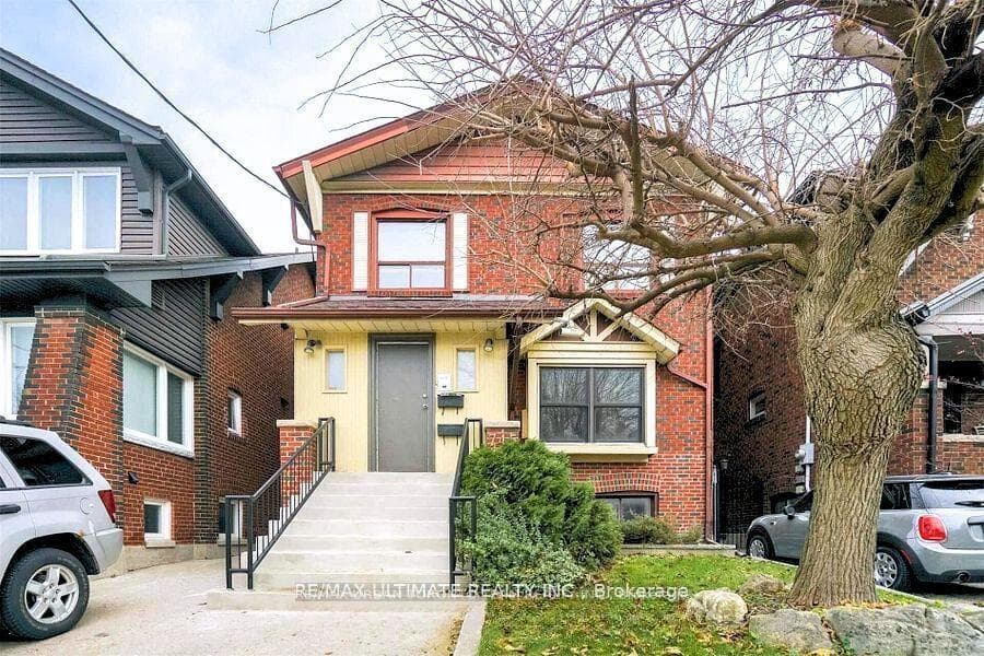 745 Coxwell Avenue Unit Upper, Danforth / East York, ON M4C 3C5 - Photo 1