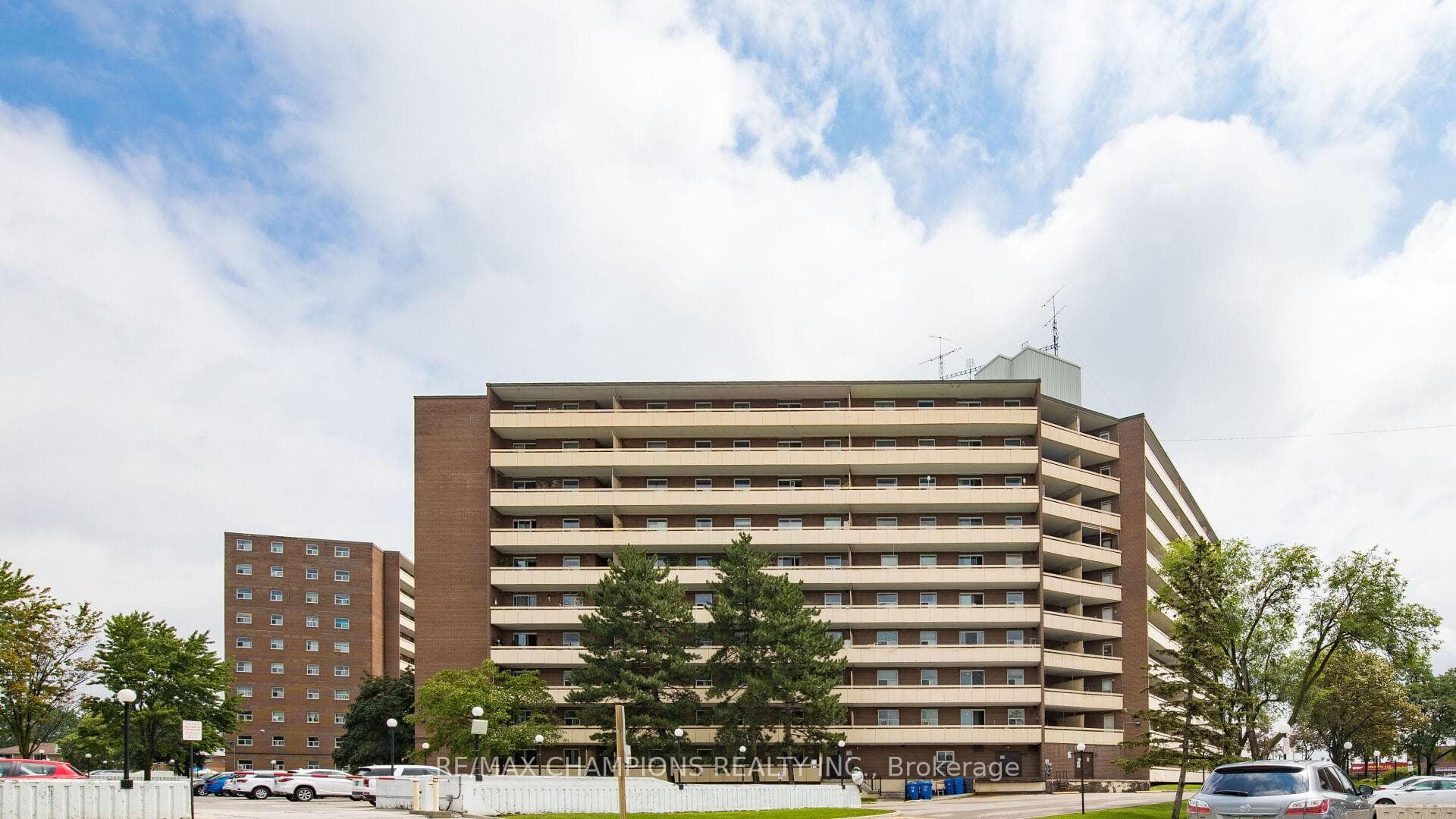 3555 Derry Road Unit 801, Mississauga
