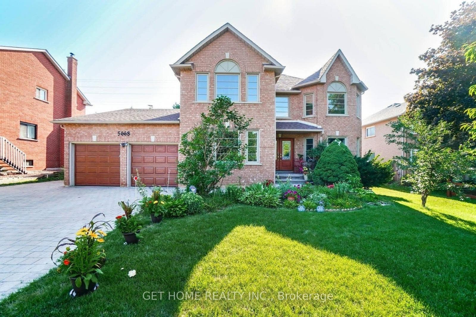 5668 Turney Drive Unit Upper, Mississauga, ON L5M 4Y9 - Photo 1