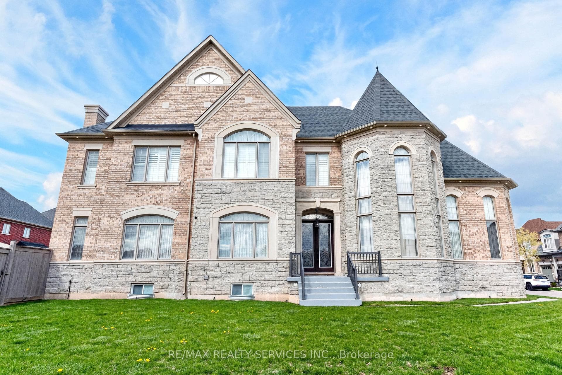 28 Pendergast Court, Brampton, ON L6P 4G7 - Photo 1