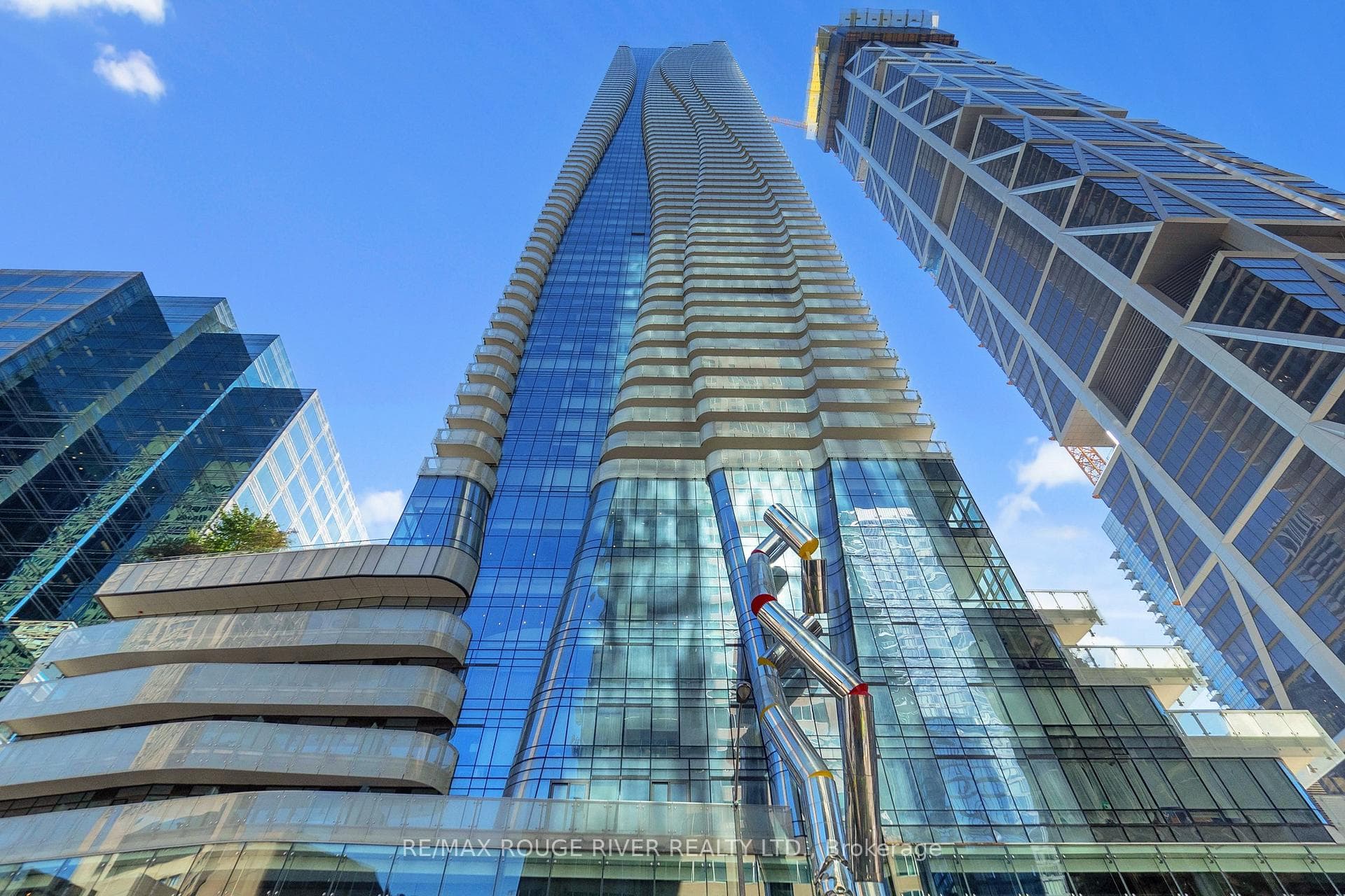 1 Bloor Street Unit 3211, Regent Park / Cabbagetown / St. James Town, ON M4W 1A9 - Photo 1