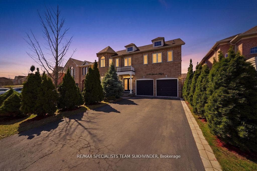 7148 Lowville Heights, Mississauga, ON L5N 8E6 - Photo 1