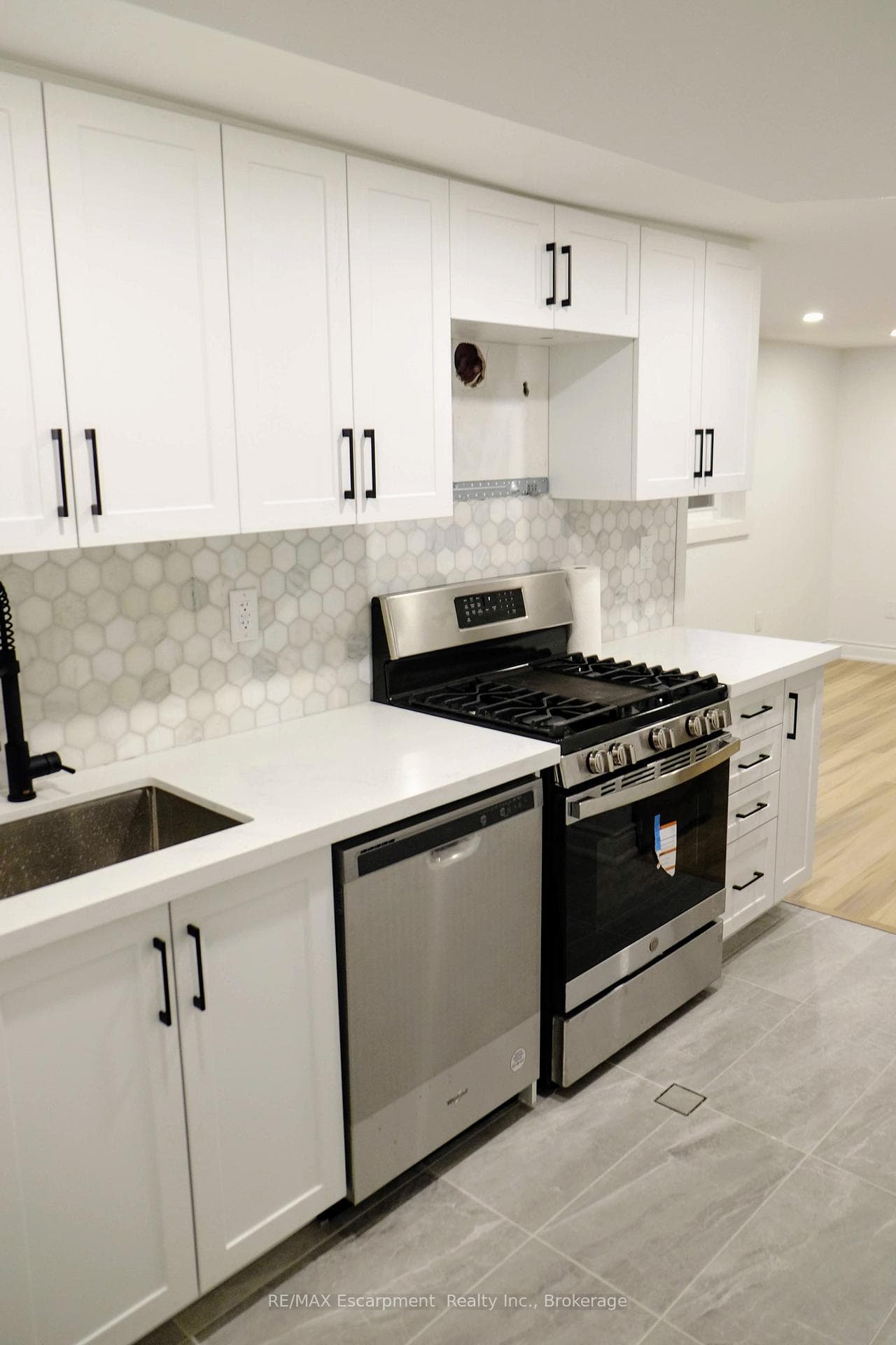 118 Sackville Street Unit Lower, Regent Park / Cabbagetown / St. James Town, ON M5A 3E7 - Photo 1