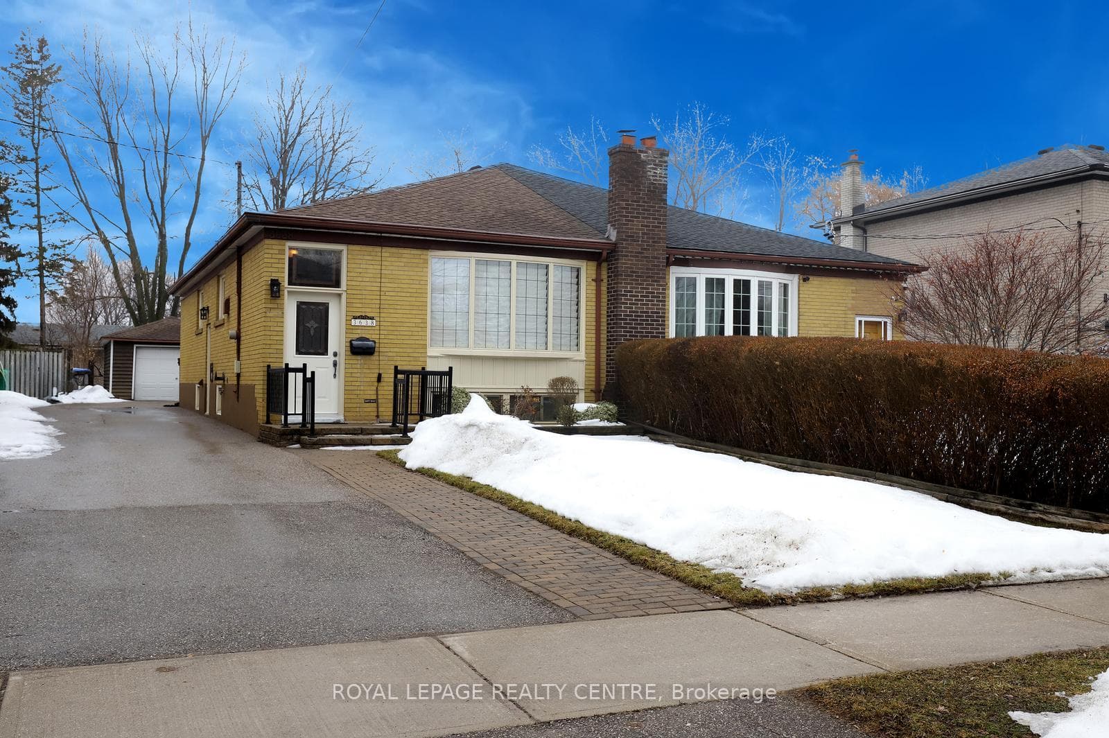 3638 Anniversary Road, Mississauga, ON L5C 2G1 - Photo 1