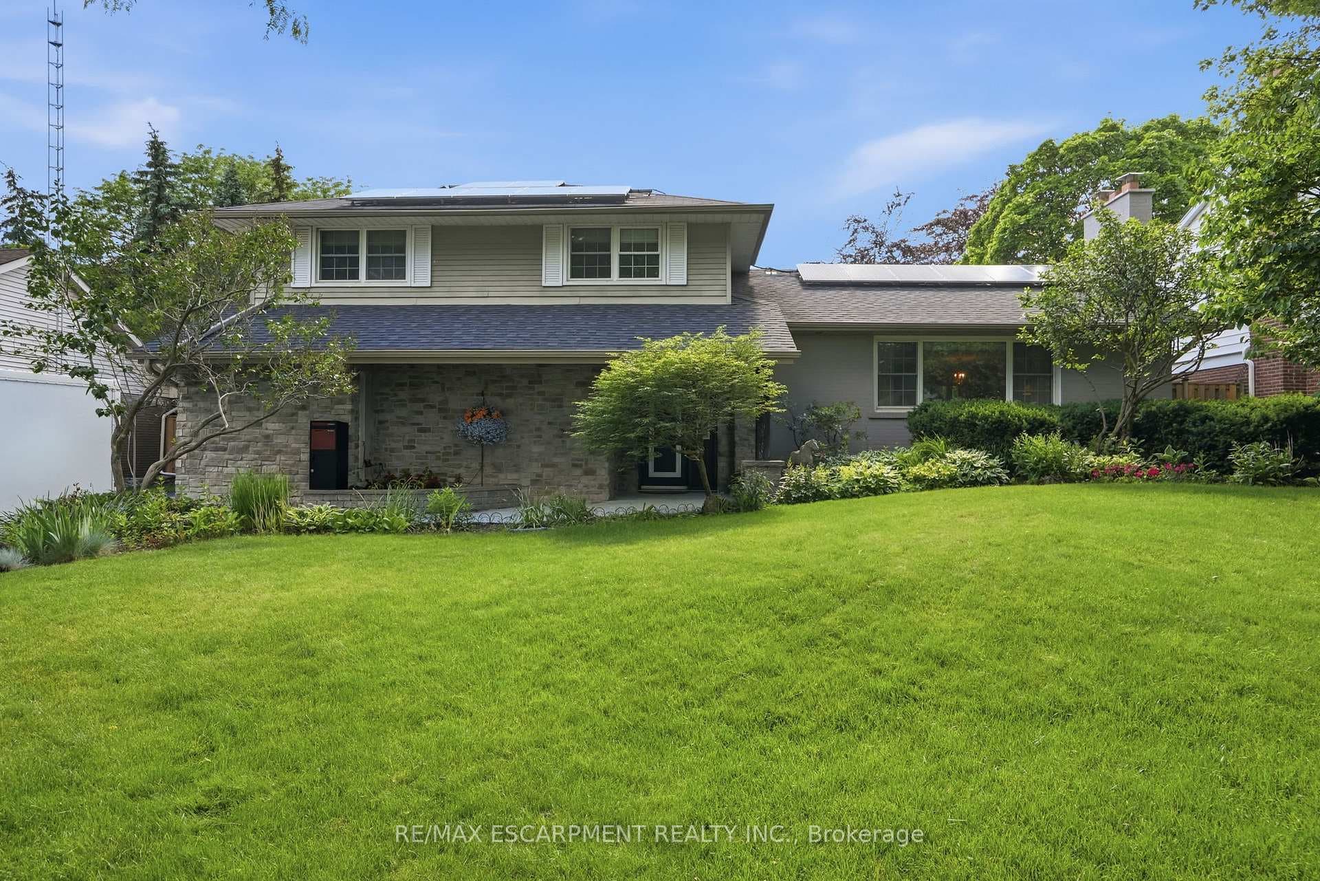 1321 Fairway Court, Burlington, ON L7P 1M5 - Photo 1