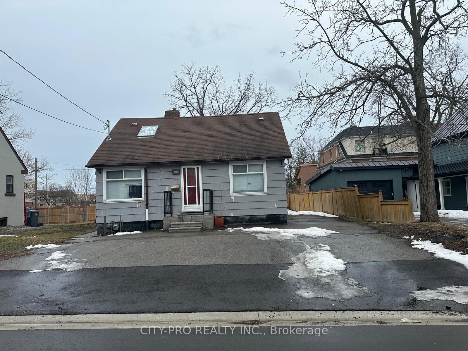 23 Pearl Street, Mississauga
