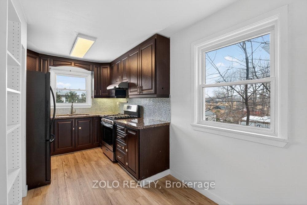 20 Bridesburg Drive Unit 3, Etobicoke (Kingsview Village / Humber Heights), ON M9R 2K3 - Photo 1