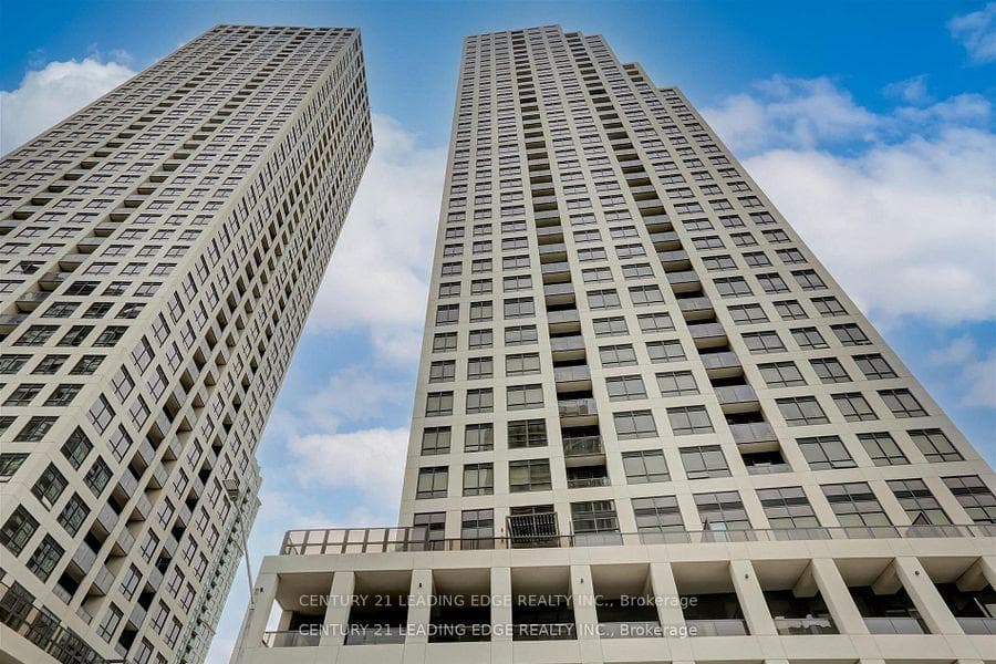 36 Elm Drive Unit 803, Mississauga, ON L5B 0N3 - Photo 1