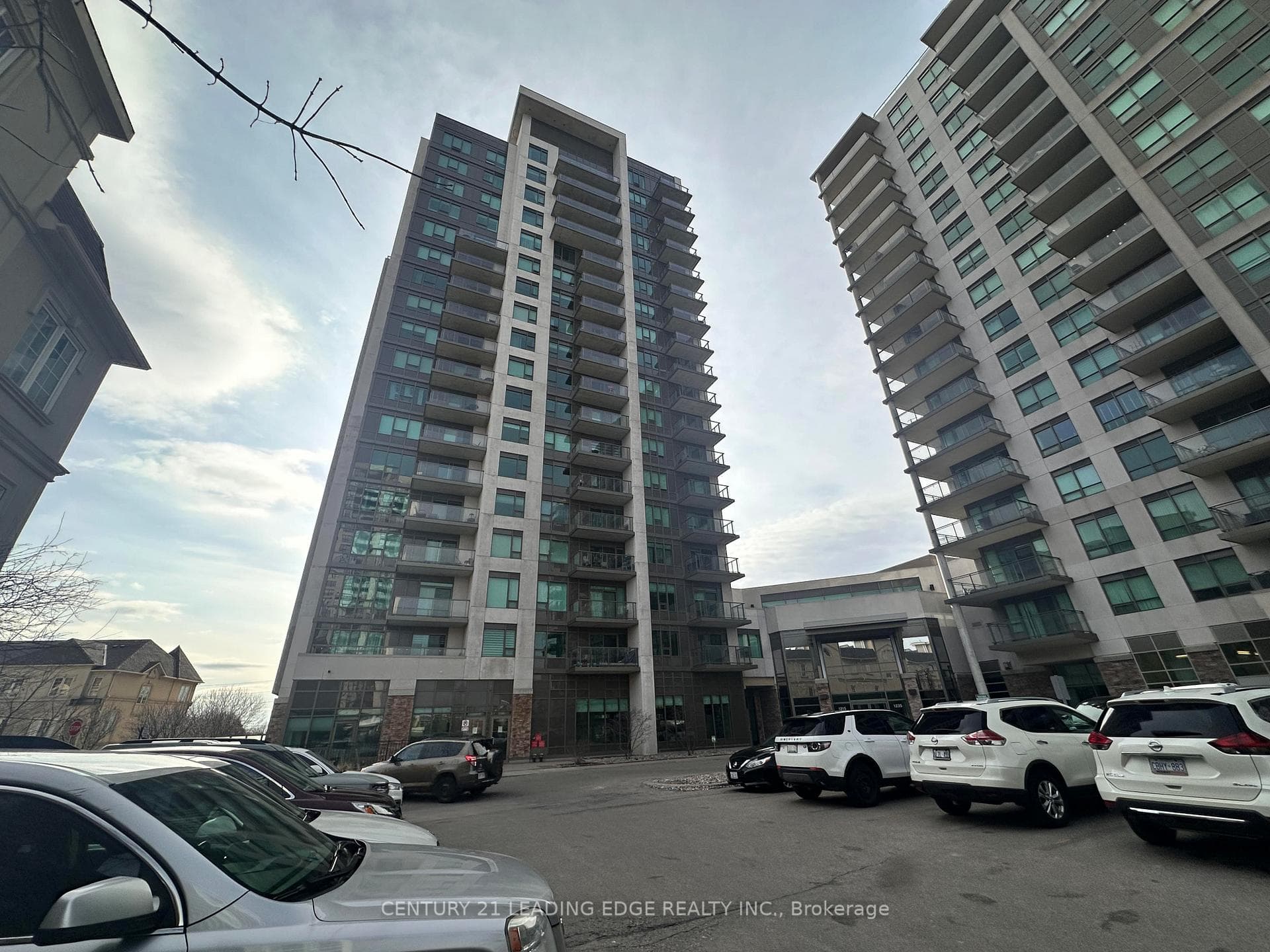 1215 Bayly Street Unit 101, Pickering, ON L1W 1L7 - Photo 1