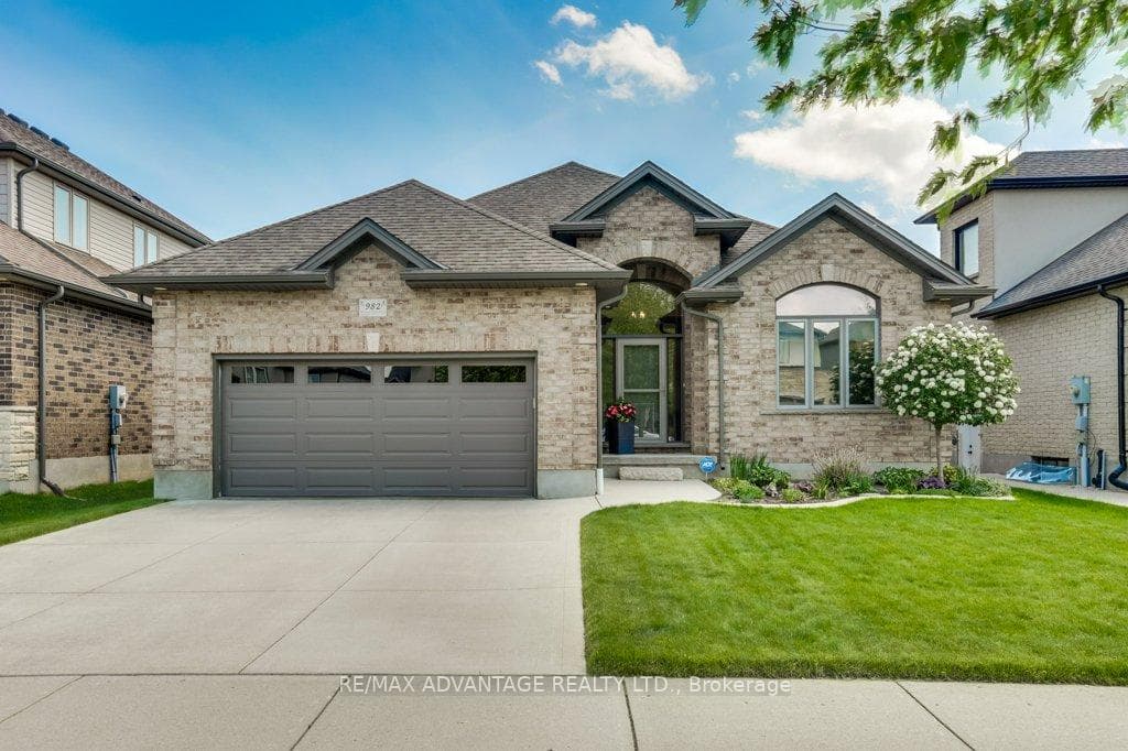 982 Medway Park Drive, London North