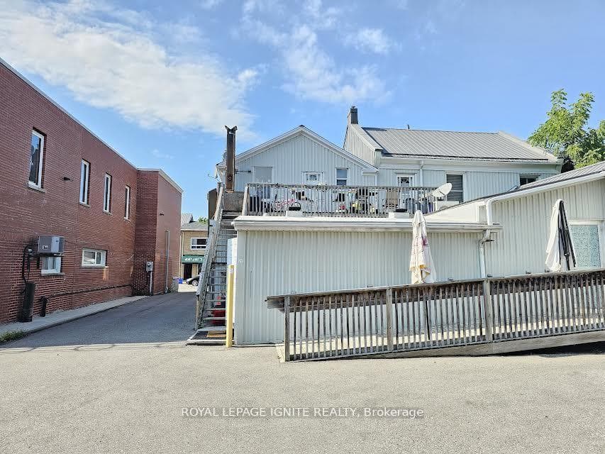 27 King Avenue Unit 2, Clarington