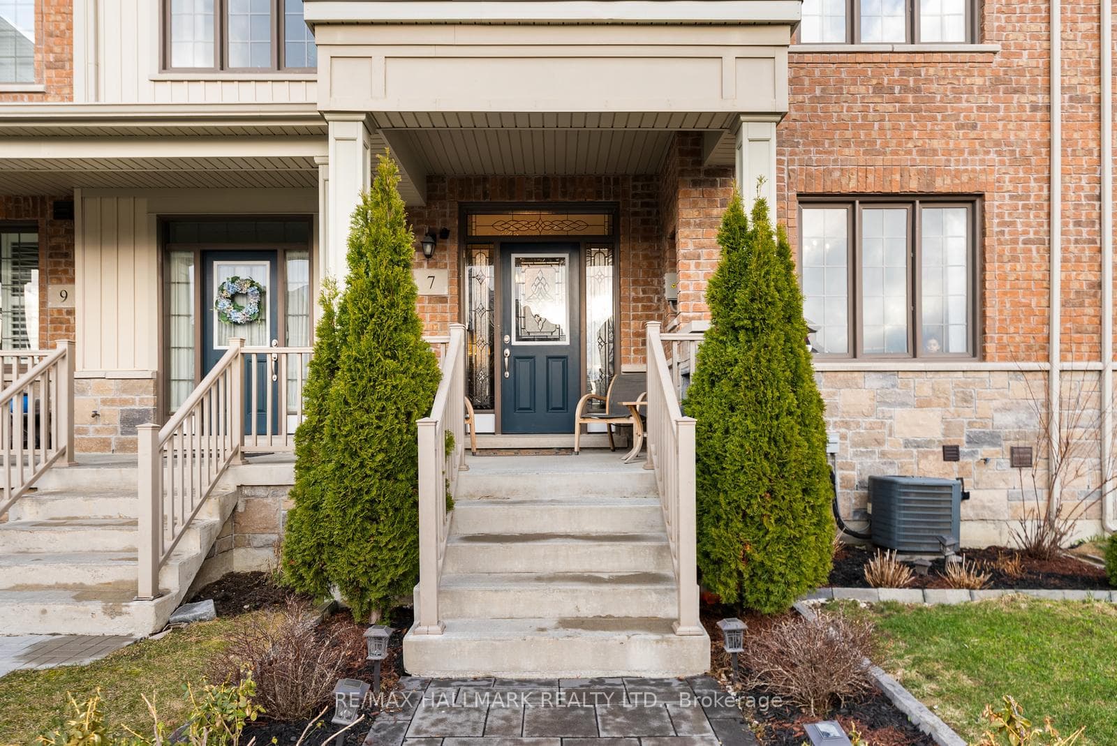 7 Carratuck Street, East Gwillimbury, ON L9N 0S5 - Photo 1