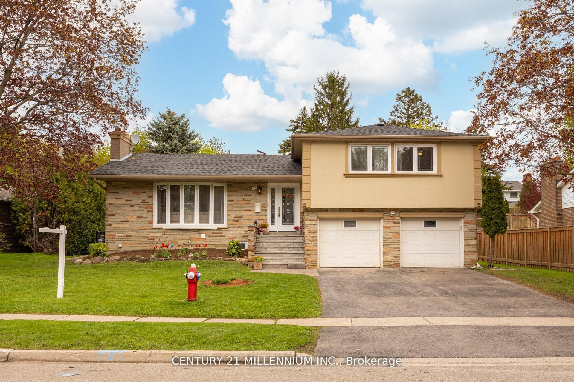 18 Ridgehill Drive, Brampton, ON L6Y 2C4 - Photo 1