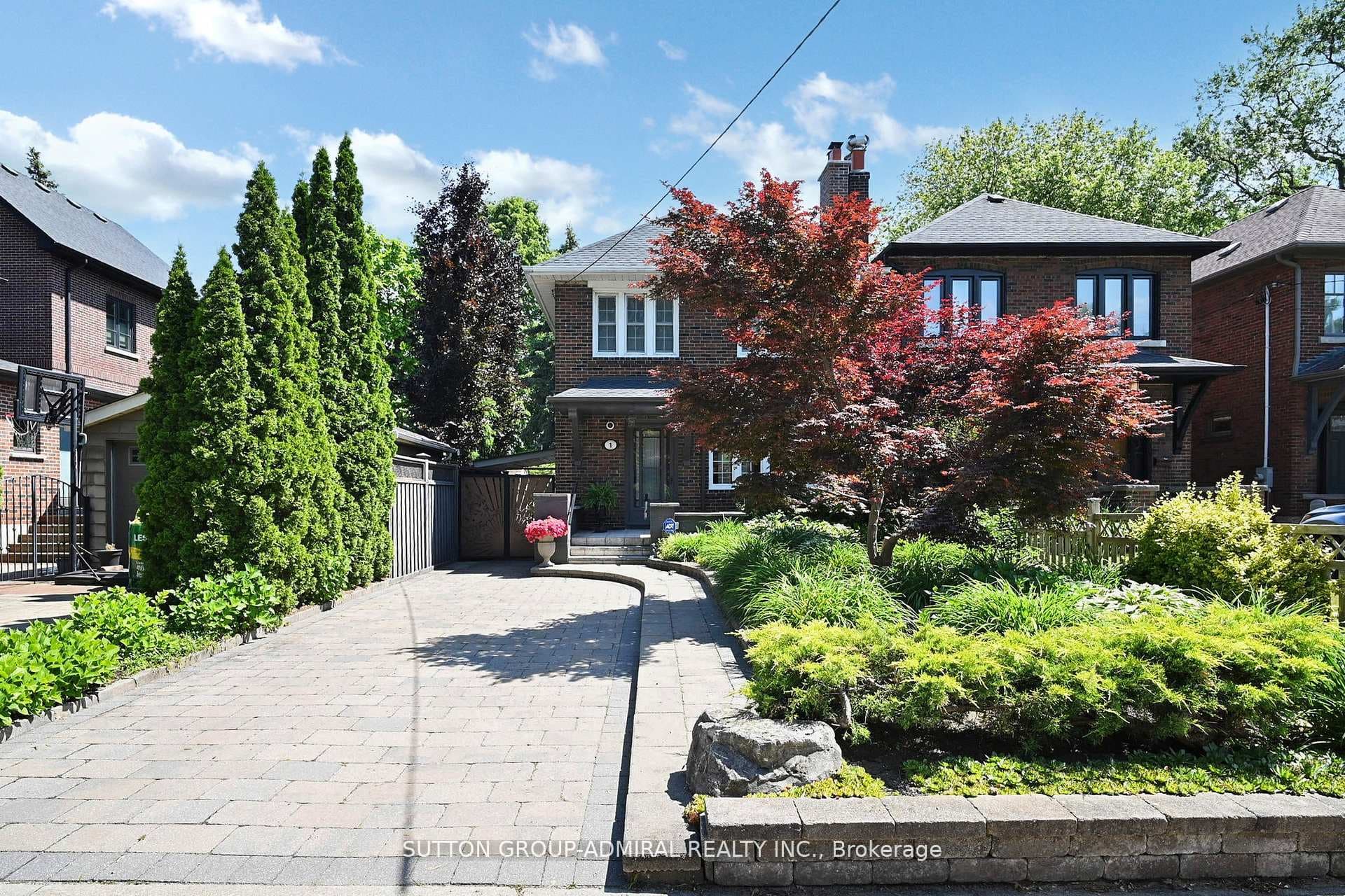 1 Valleyview Gardens, Bloor West Village / Swansea, ON M6S 2B5 - Photo 1