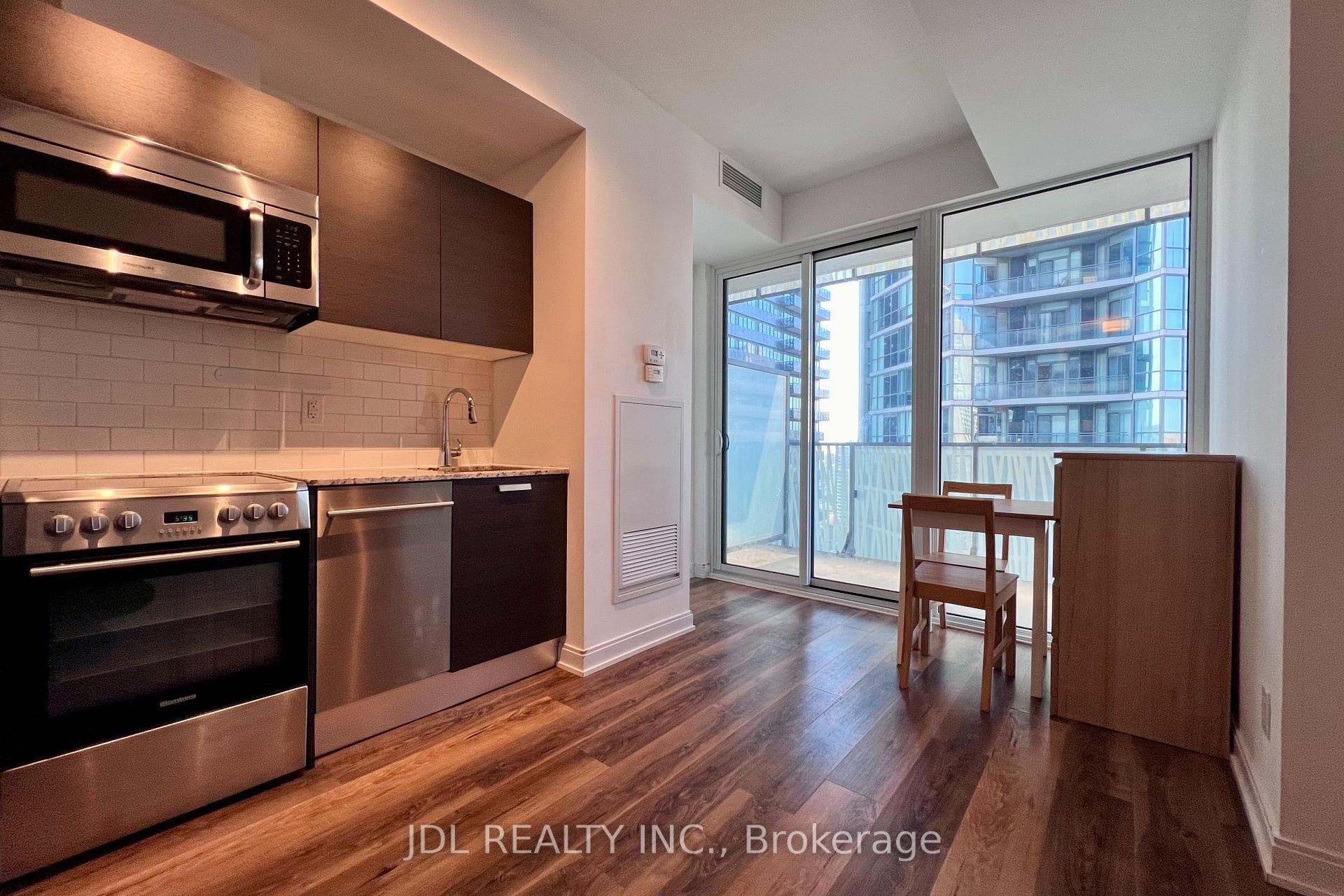 42 Charles Street Unit 2803, Regent Park / Cabbagetown / St. James Town, ON M4Y 1N3 - Photo 1