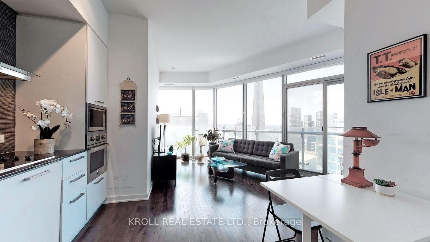 12 York Street Unit 3107, Downtown Toronto / Waterfront, ON M5J 2Z2 - Photo 1