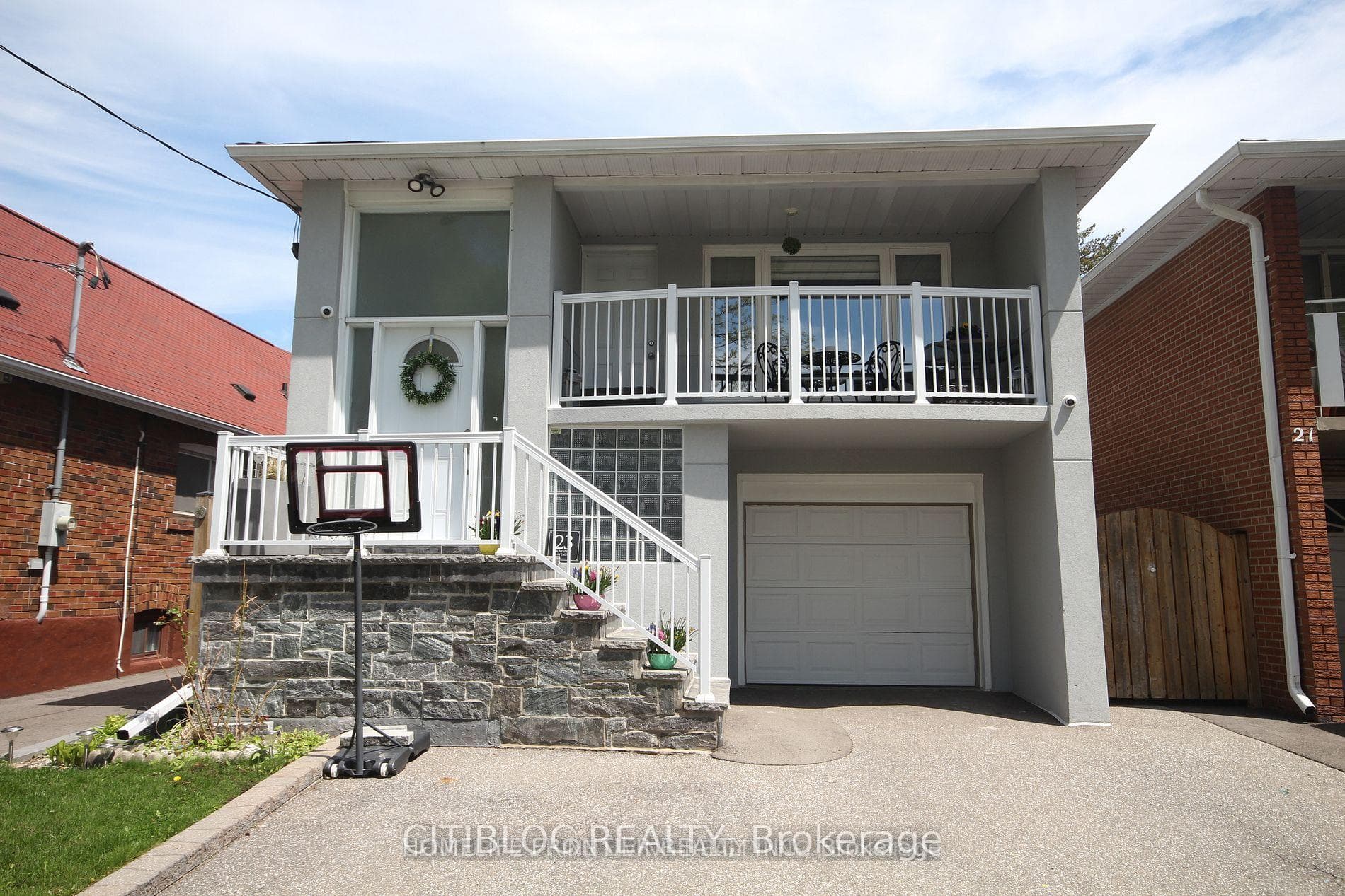 23 Bowsprit Avenue, Etobicoke (Kingsview Village / Humber Heights), ON M9P 2Y4 - Photo 1