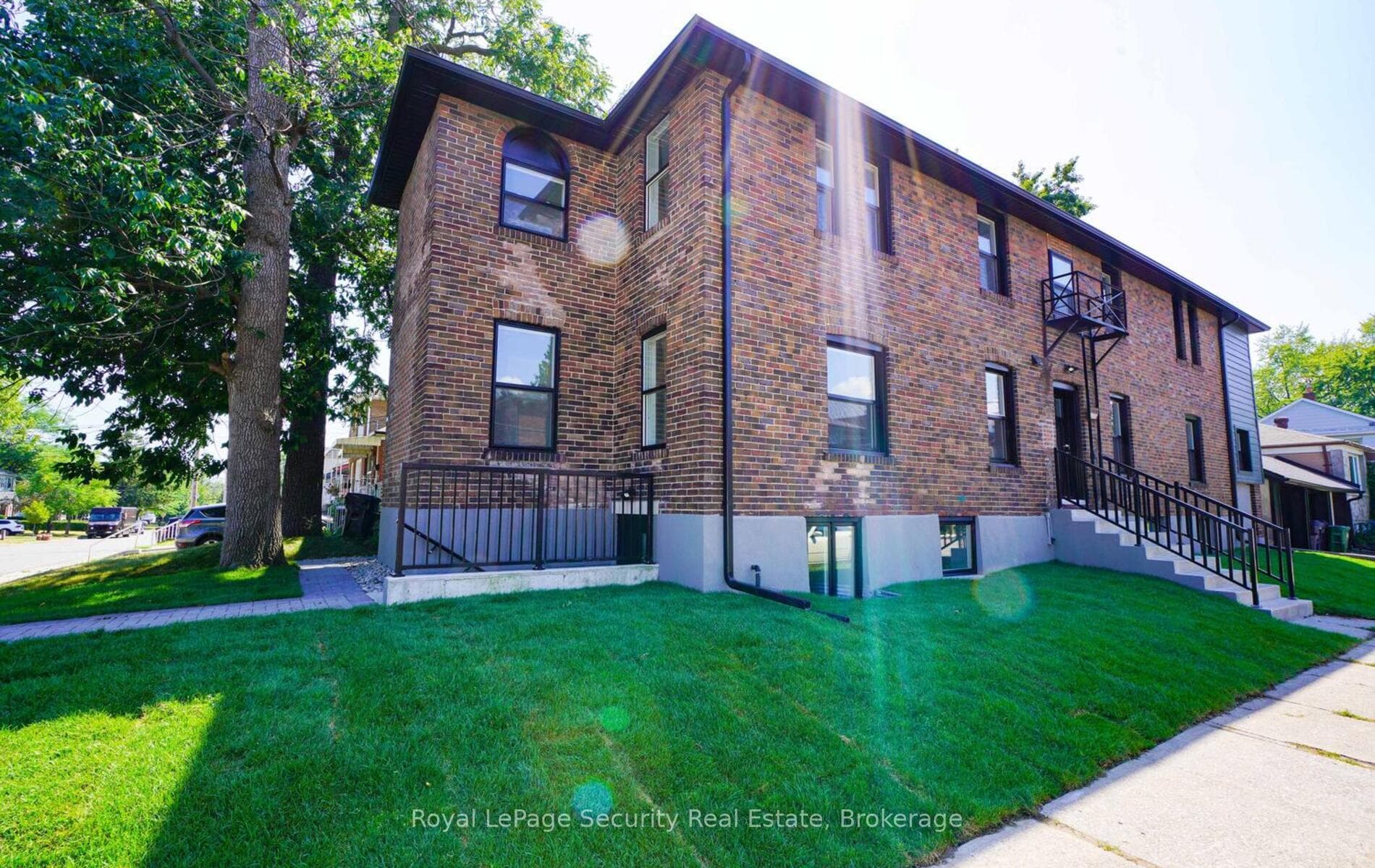 92 Twelfth Street Unit 5, Liberty Village / Parkdale / South Parkdale, ON M8V 3H1 - Photo 1