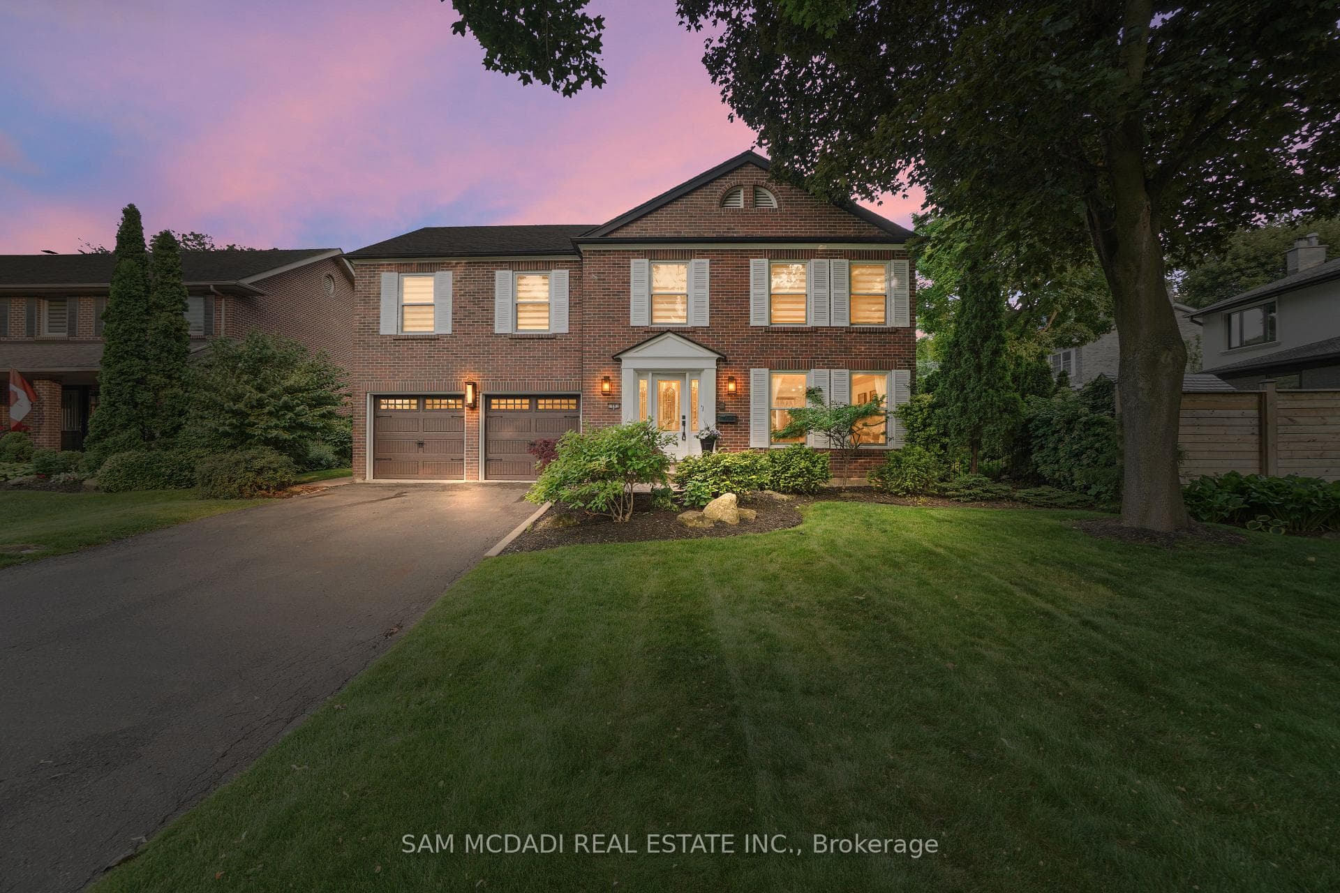 1882 Sherwood Forrest Circle, Mississauga, ON L5K 2E7 - Photo 1