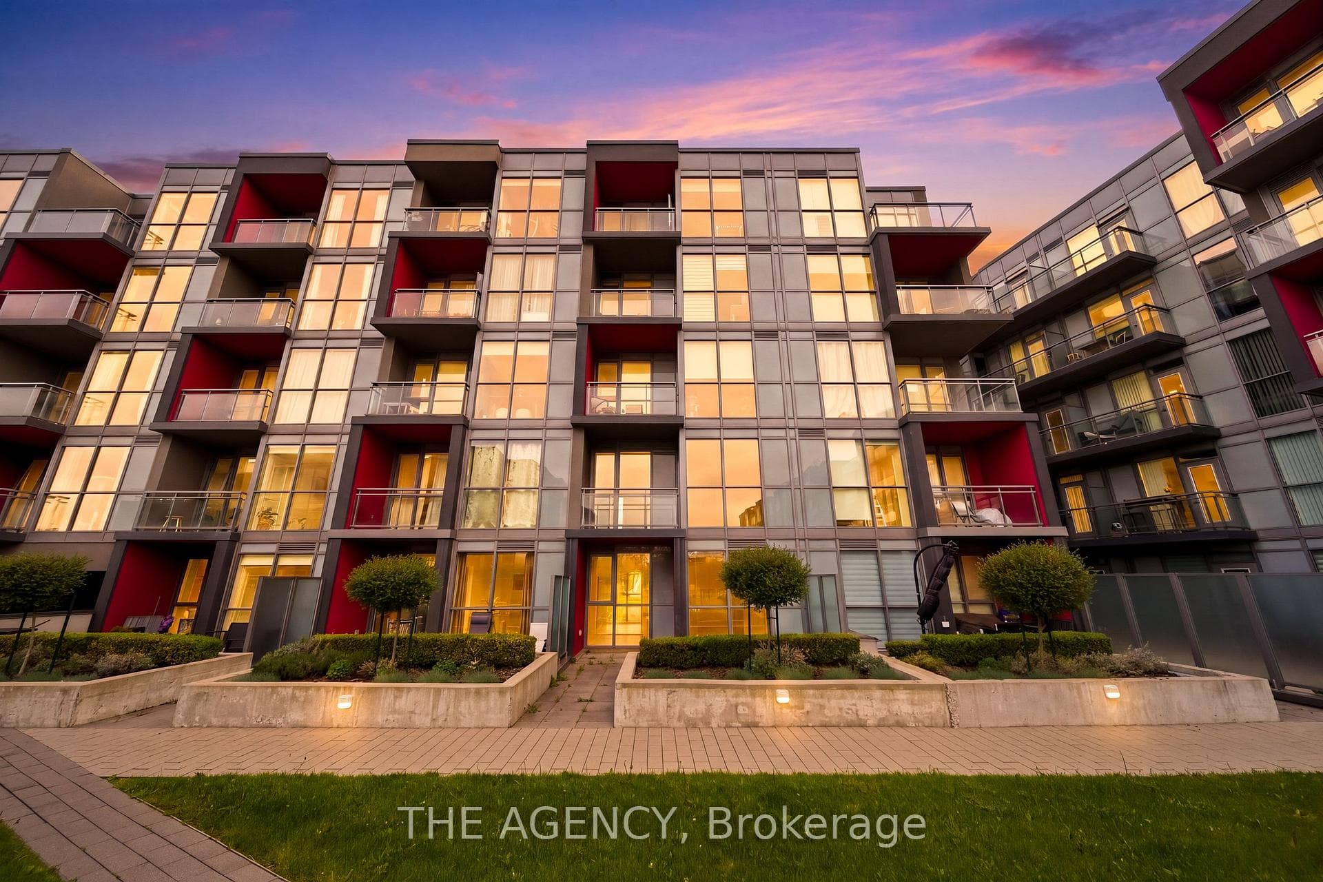 5220 Dundas Street Unit 209, Burlington