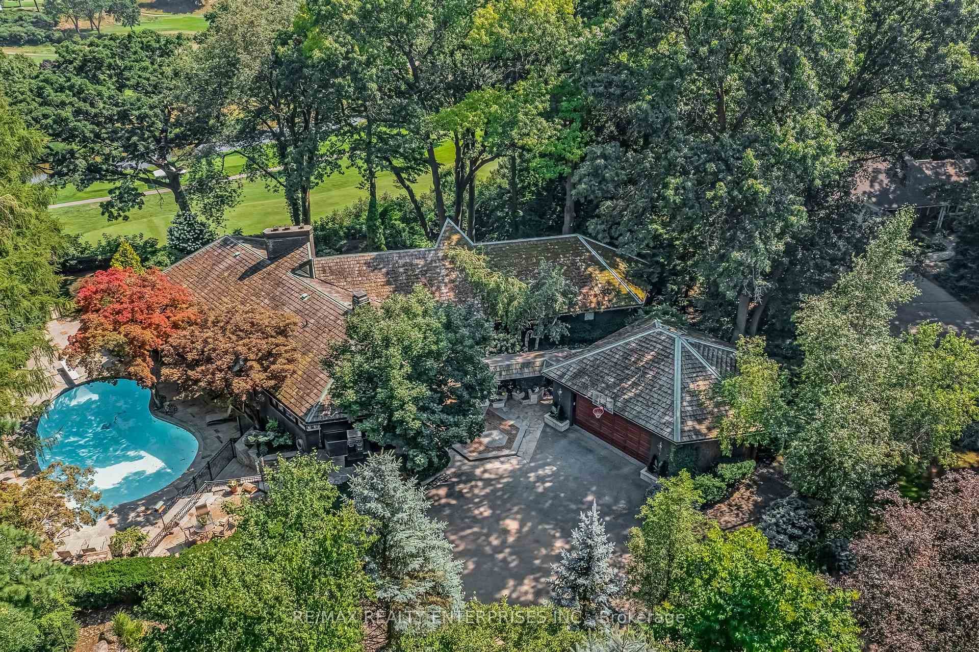 1000 Mississauga Heights Drive, Mississauga, ON L5C 1A6 - Photo 1