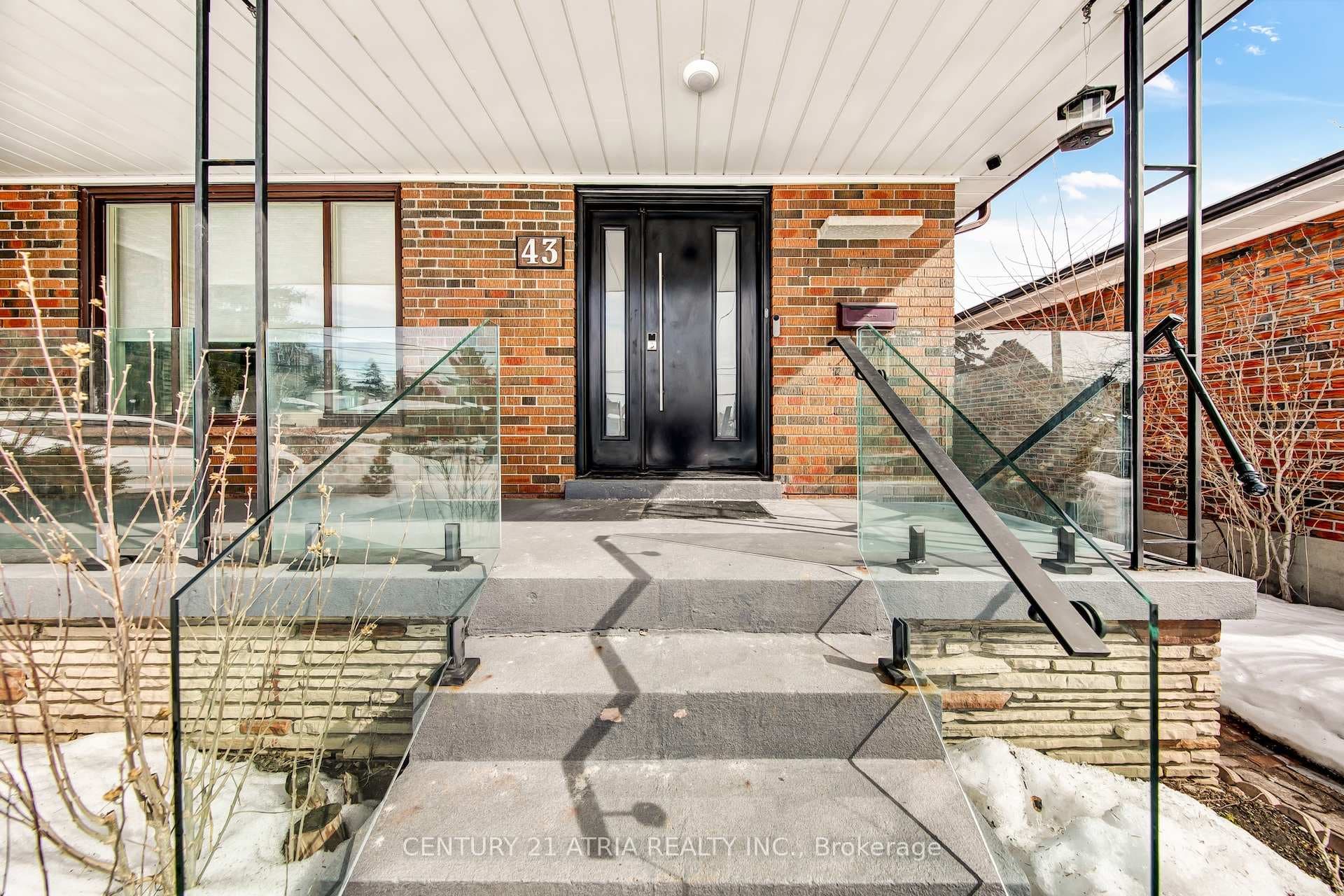43 Aragon Avenue, Scarborough Village / Eglinton East, ON M1T 1X8 - Photo 1