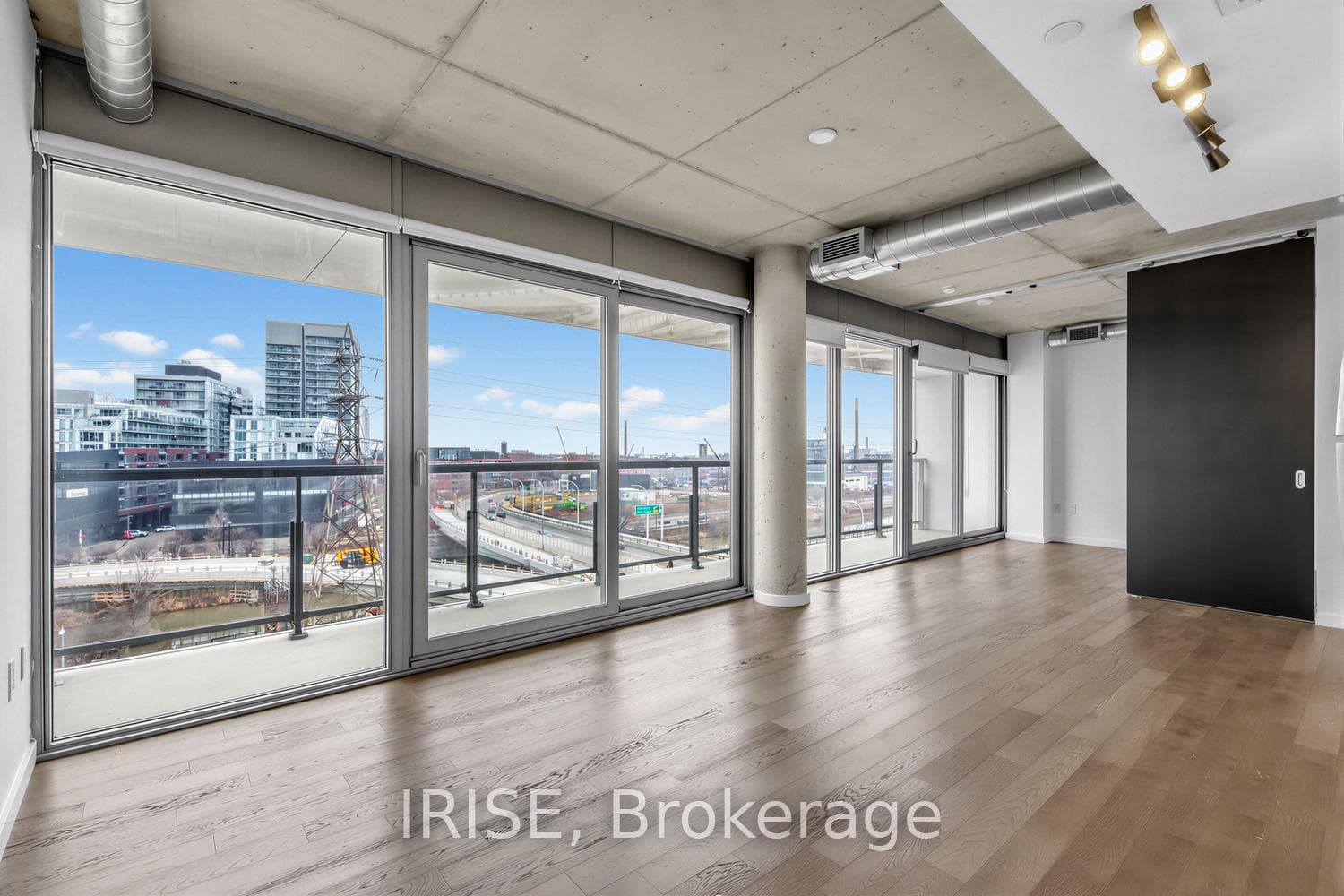 32 Trolley Crescent Unit 706, Regent Park / Cabbagetown / St. James Town, ON M5A 0E9 - Photo 1