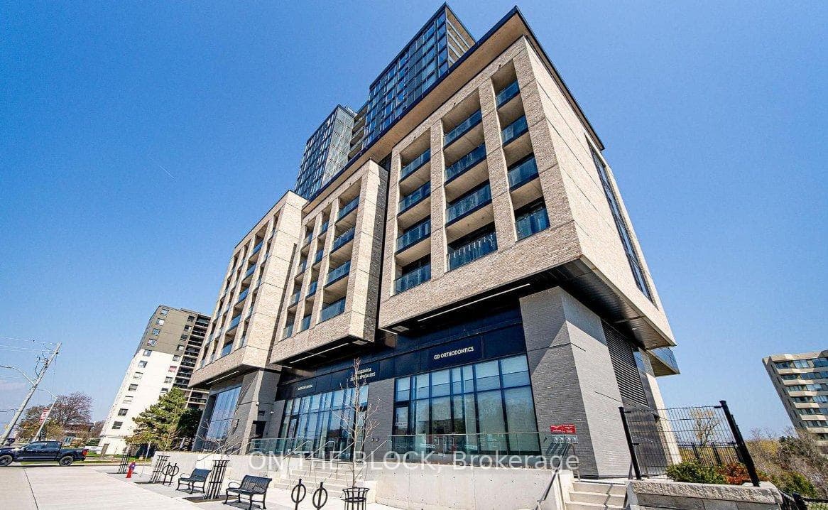 86 Dundas Street Unit 423, Mississauga, ON L5A 1W4 - Photo 1