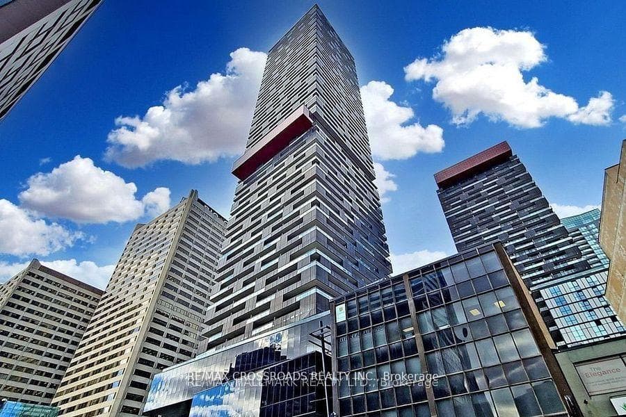 8 Eglinton Avenue Unit 3010, Leaside / Davisville, ON M4P 0C1 - Photo 1