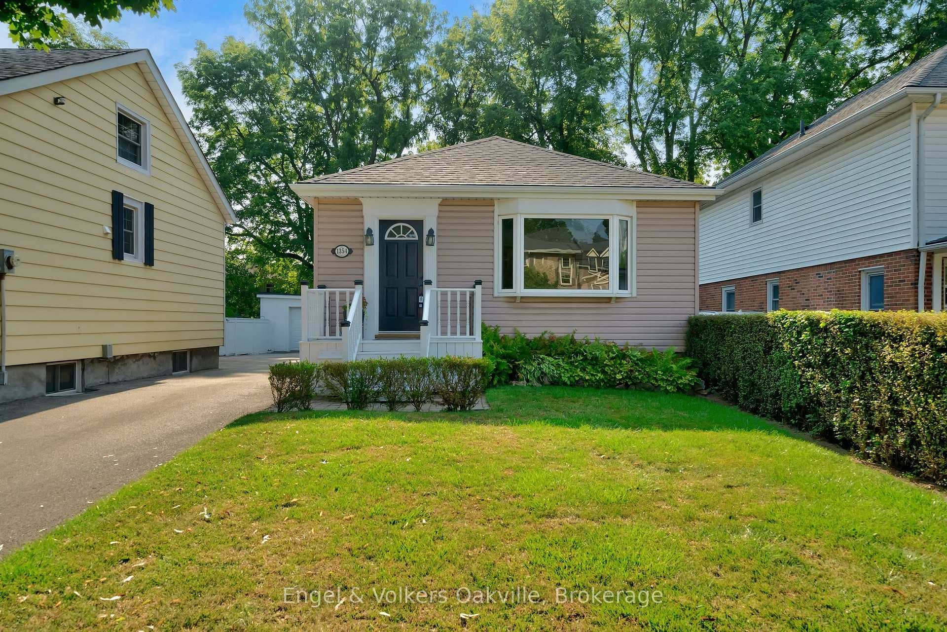 1354 Ontario Street, Burlington