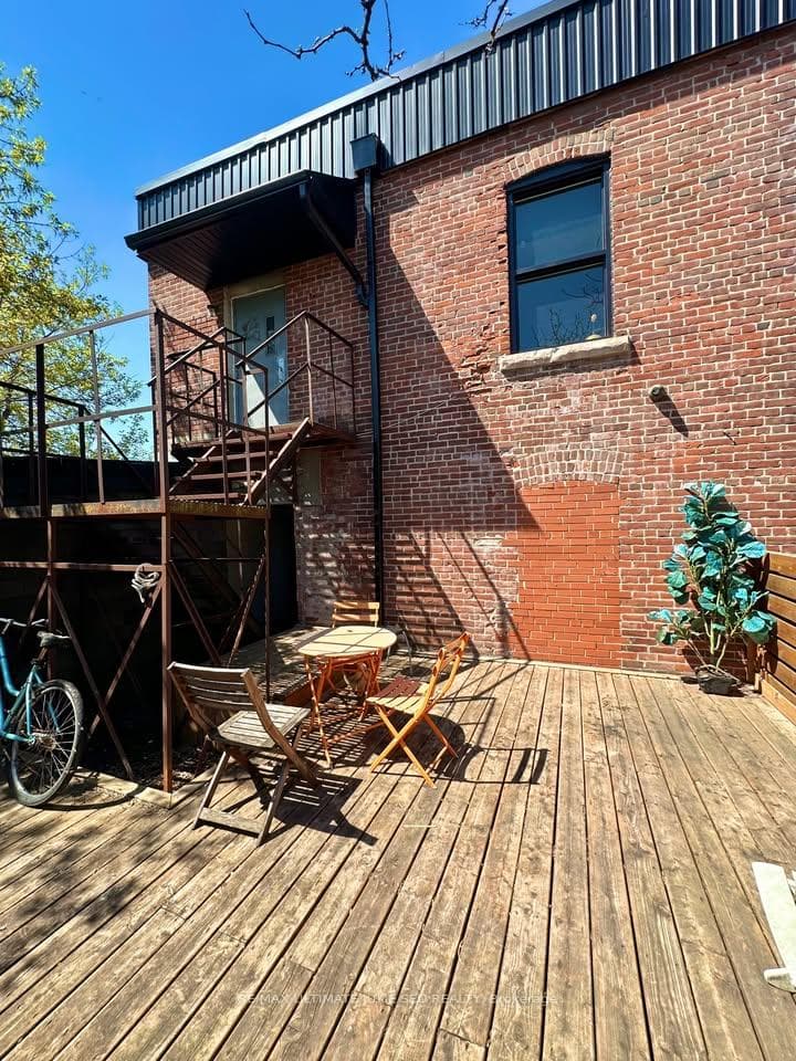 432 St Clarens Avenue Unit 303, Downtown Toronto / Waterfront, ON M6H 3W3 - Photo 1