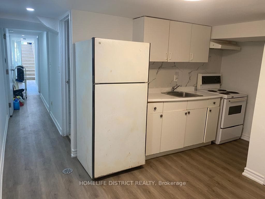 135 Emerson Avenue, Bloor West Village / Swansea, ON M6H 3T2 - Photo 1