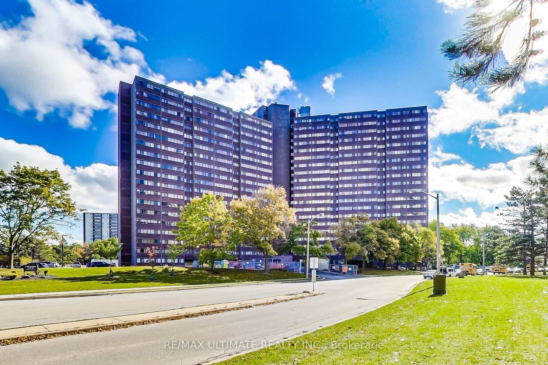 11 Wincott Drive Unit Ph#11, Etobicoke (Kingsview Village / Humber Heights), ON M9R 2R9 - Photo 1