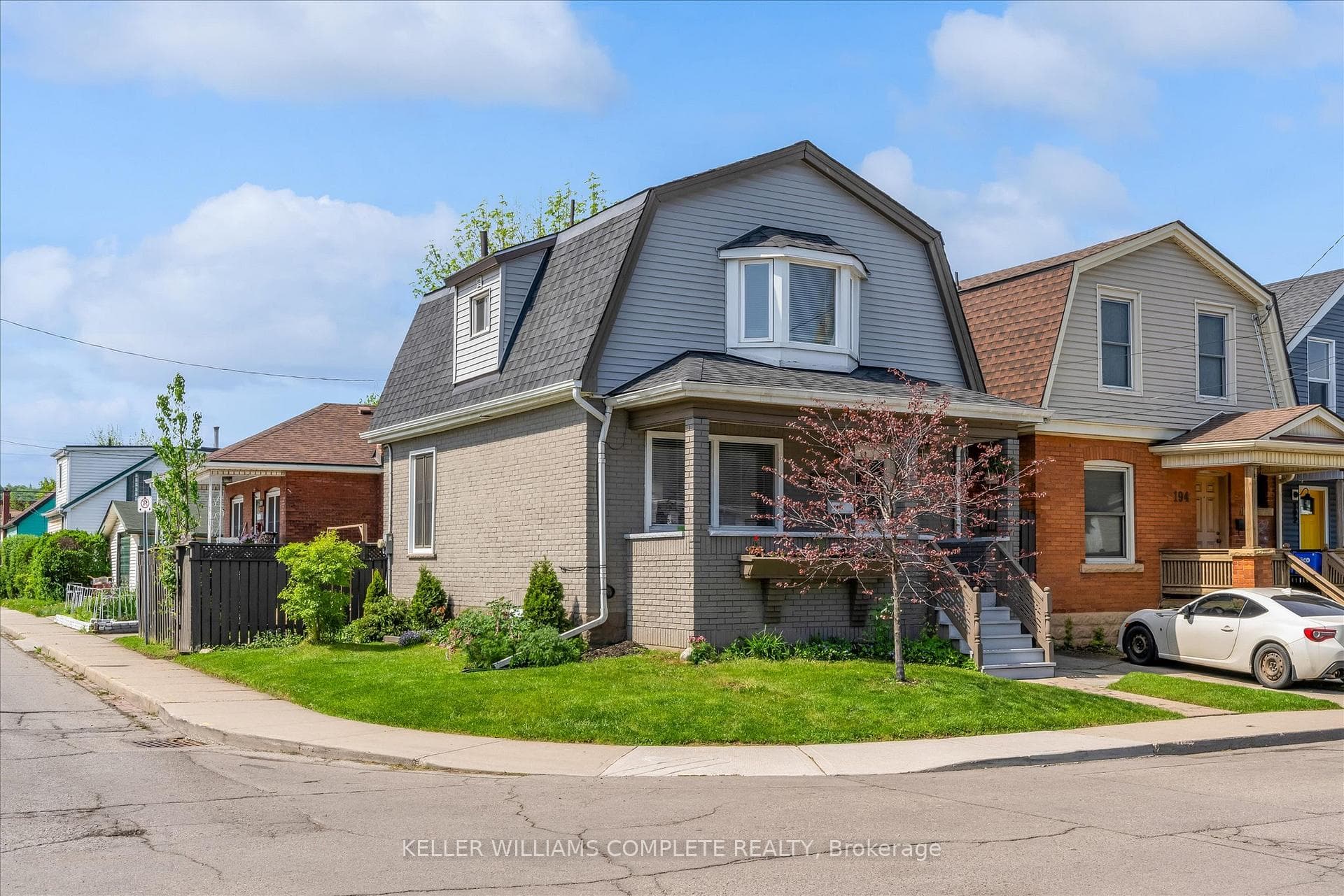 196 CAMPBELL Avenue, Hamilton, ON L8H 2G3 - Photo 1