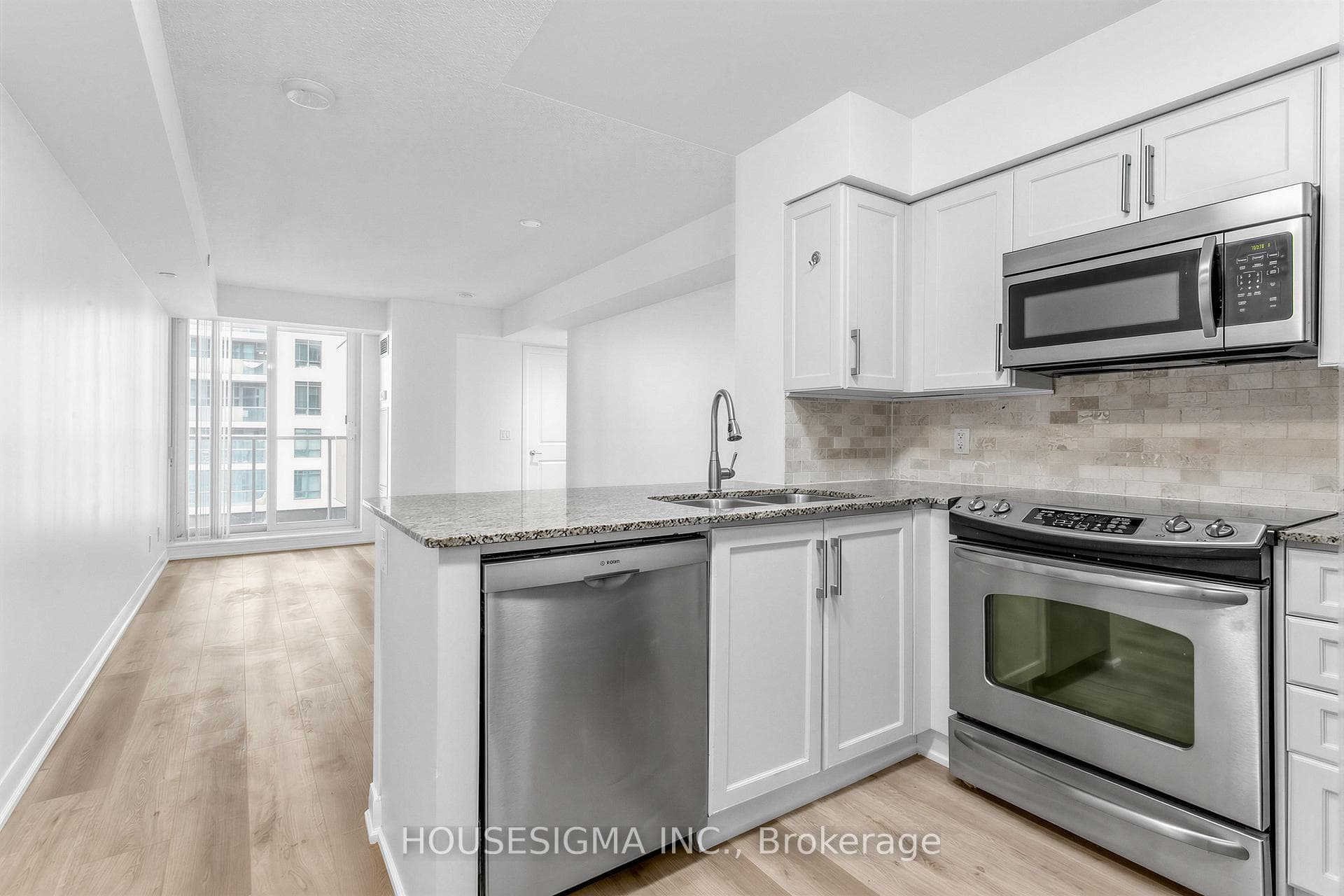 215 Sherway Gardens Road Unit 1106, Etobicoke (Islington / Rexdale), ON M9C 0A5 - Photo 1
