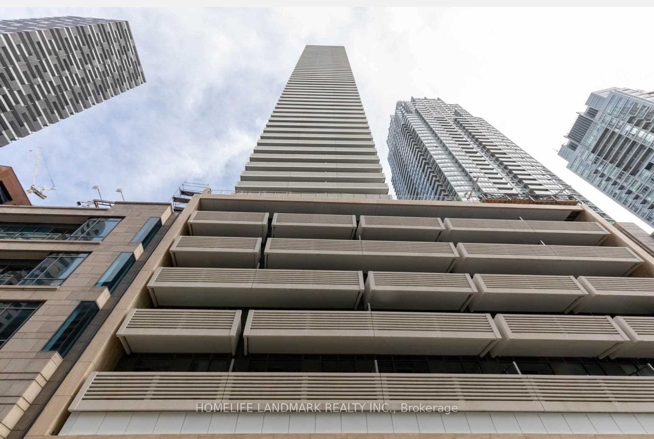 2221 Yonge Street Unit 2510, Leaside / Davisville, ON M4S 2B4 - Photo 1