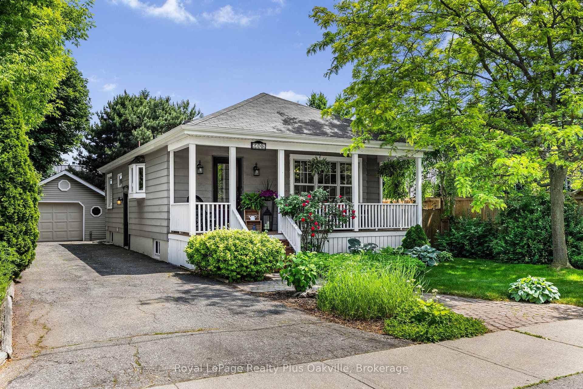 2386 Rebecca Street, Oakville, ON L6L 2A9 - Photo 1